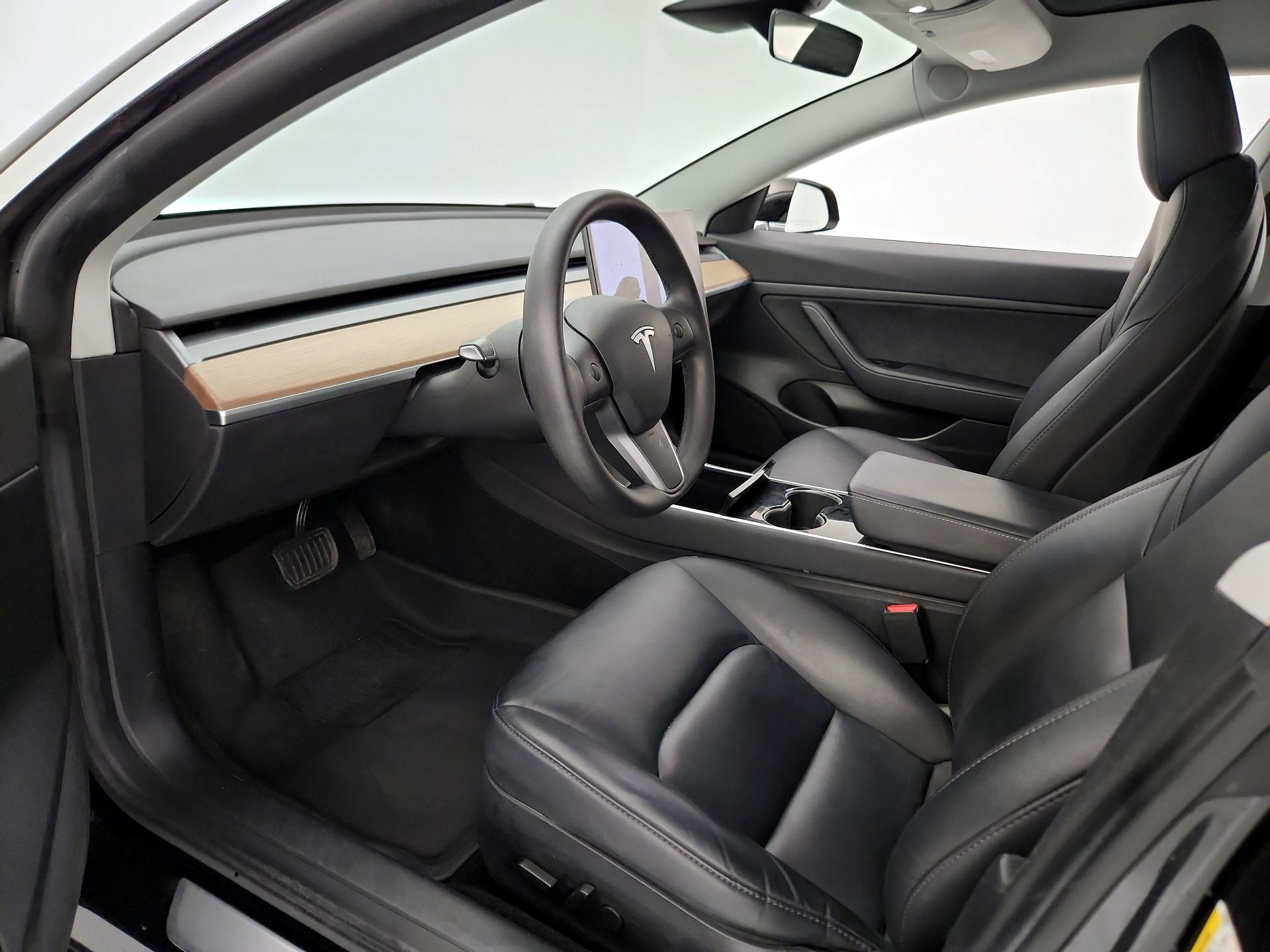 Thumbnail: 2020 Tesla Model 3 - 11