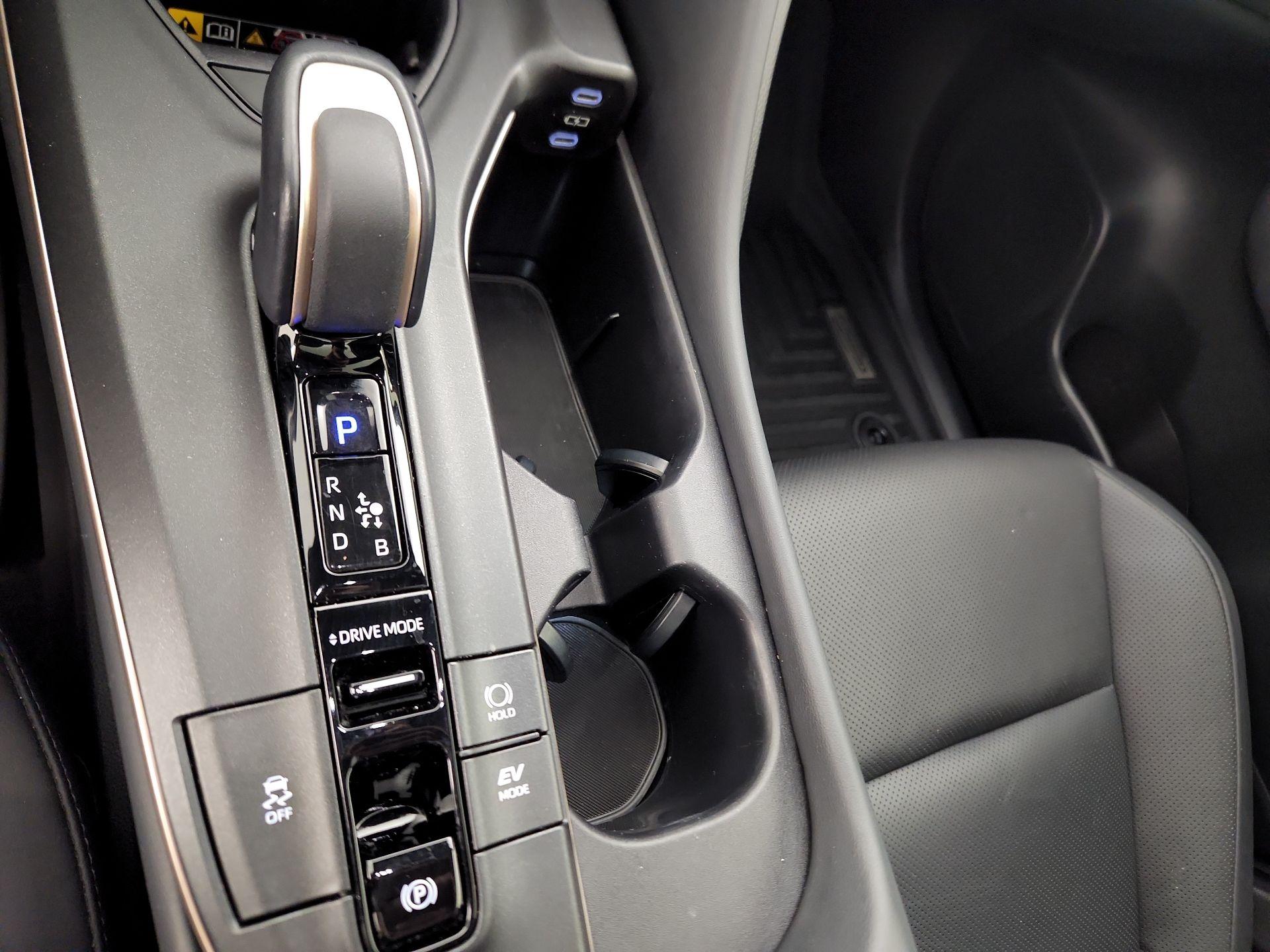 Thumbnail: 2023 Toyota Crown - 18