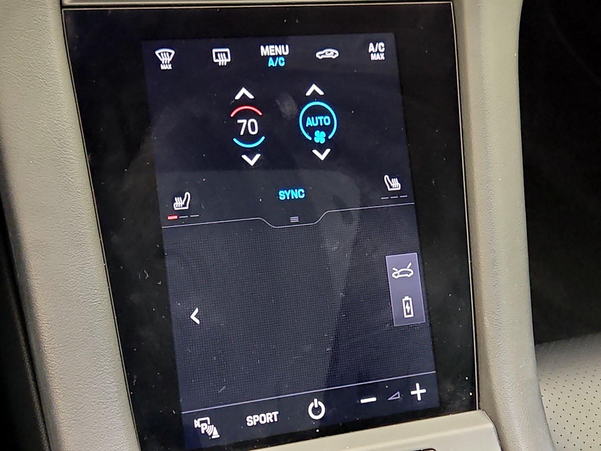 Thumbnail: 2021 Porsche Taycan - 16