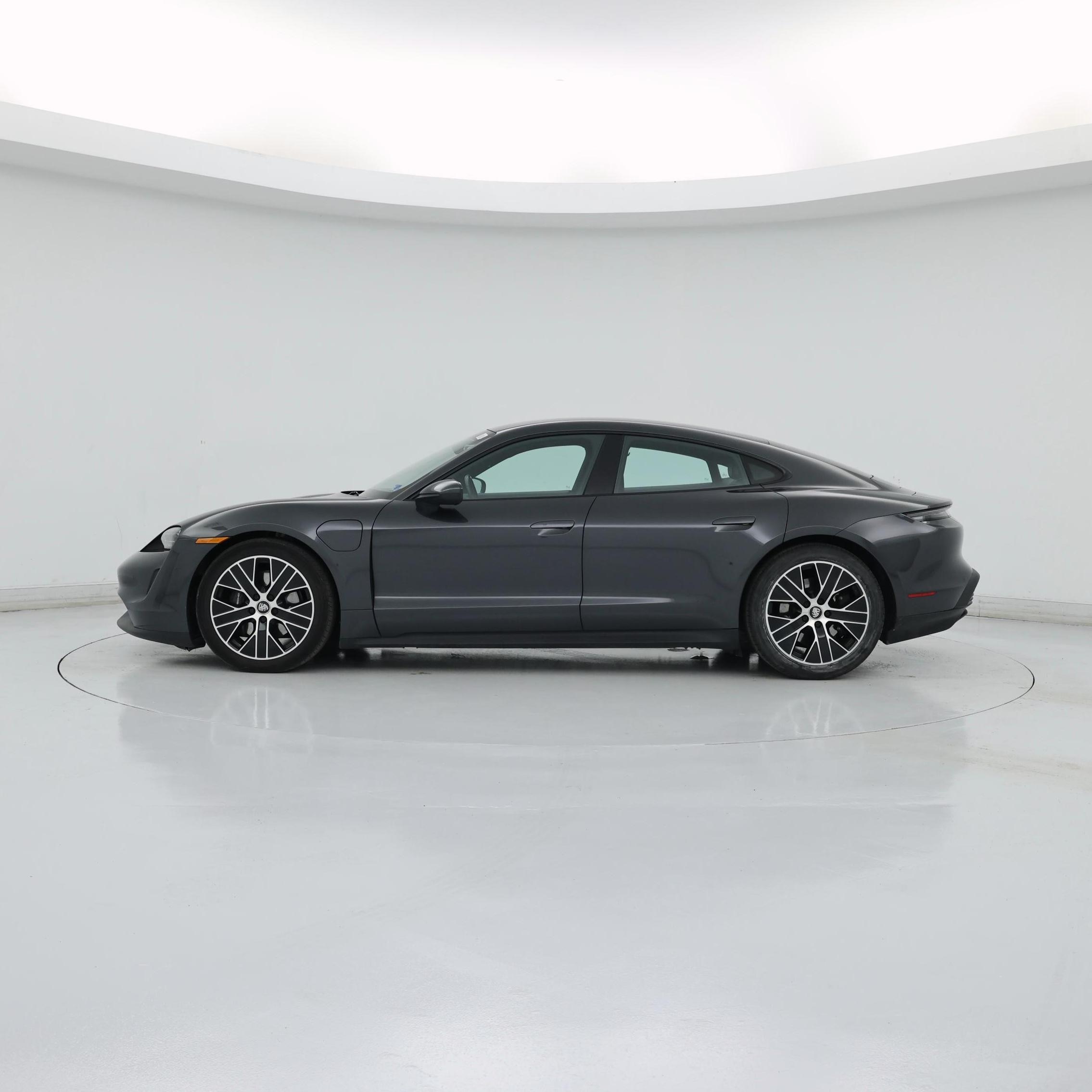 Thumbnail: 2021 Porsche Taycan - 3