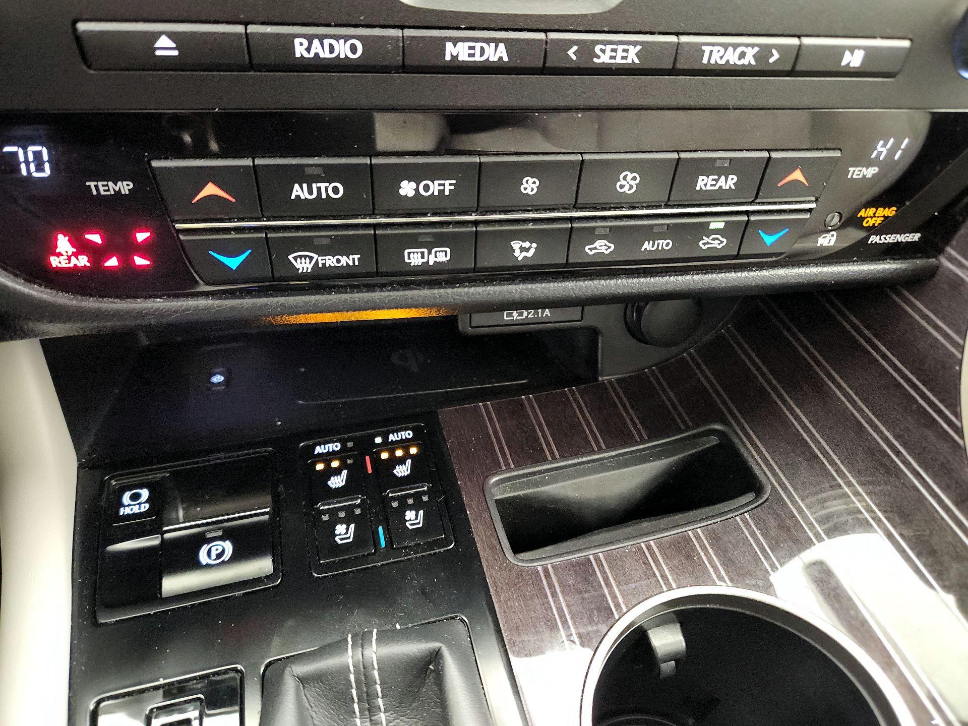 Thumbnail: 2021 Lexus RX - 17