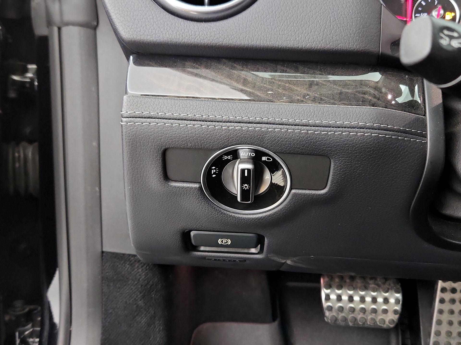 Thumbnail: 2018 Mercedes-Benz SL-Class - 13