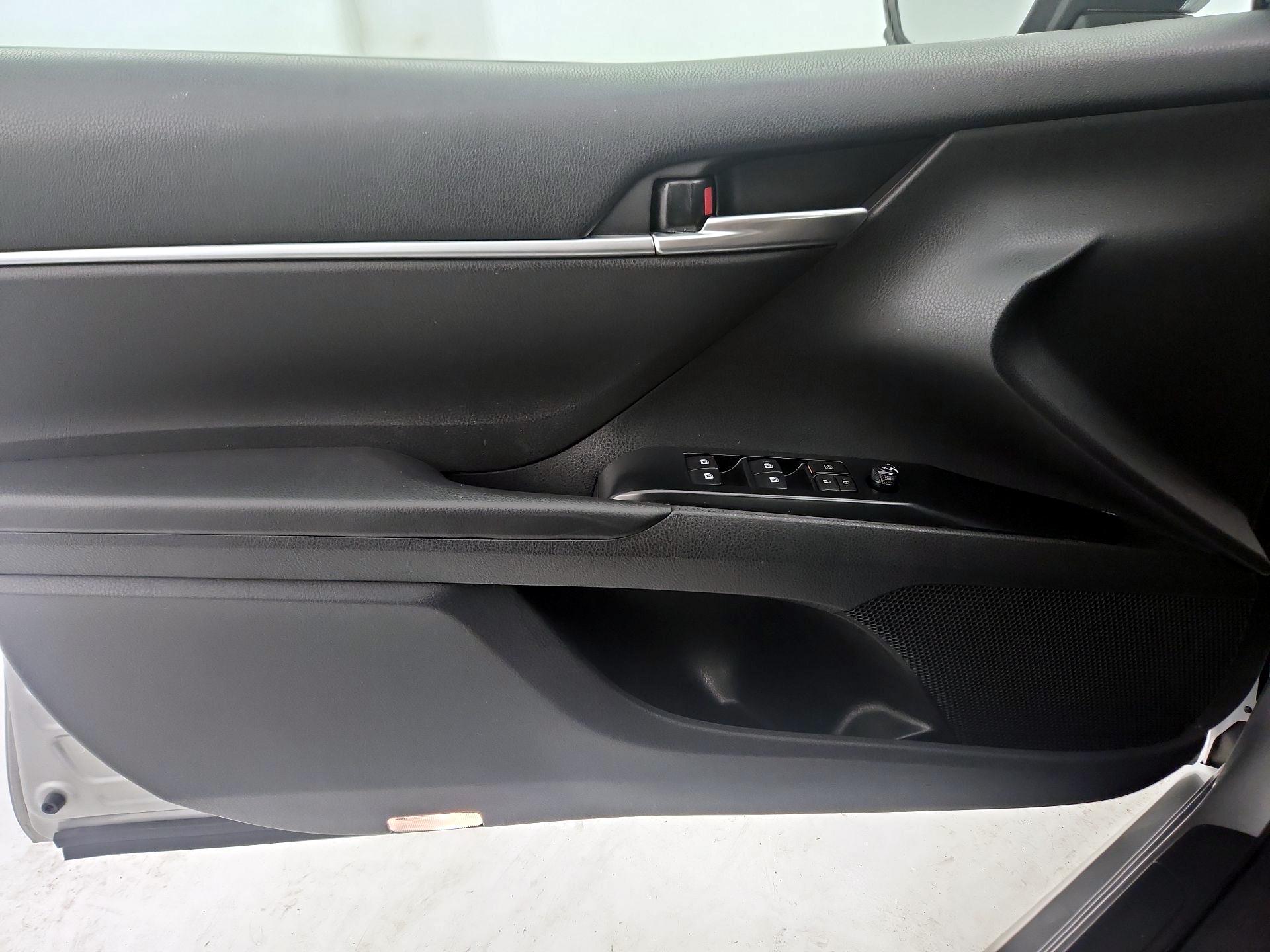 Thumbnail: 2019 Toyota Camry - 12