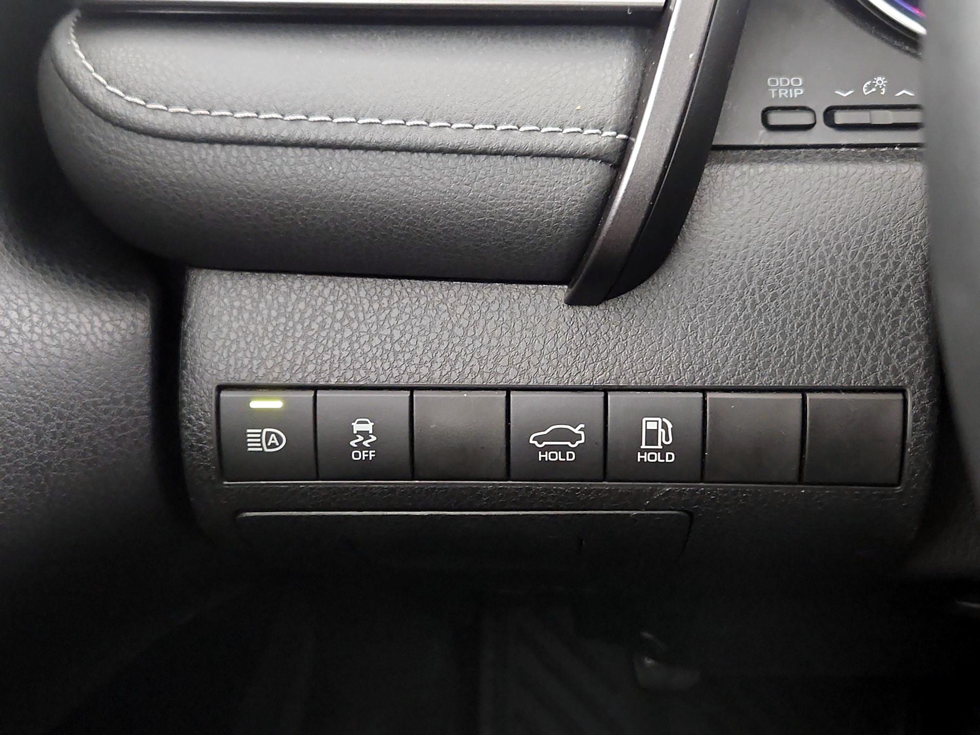 Thumbnail: 2019 Toyota Camry - 13