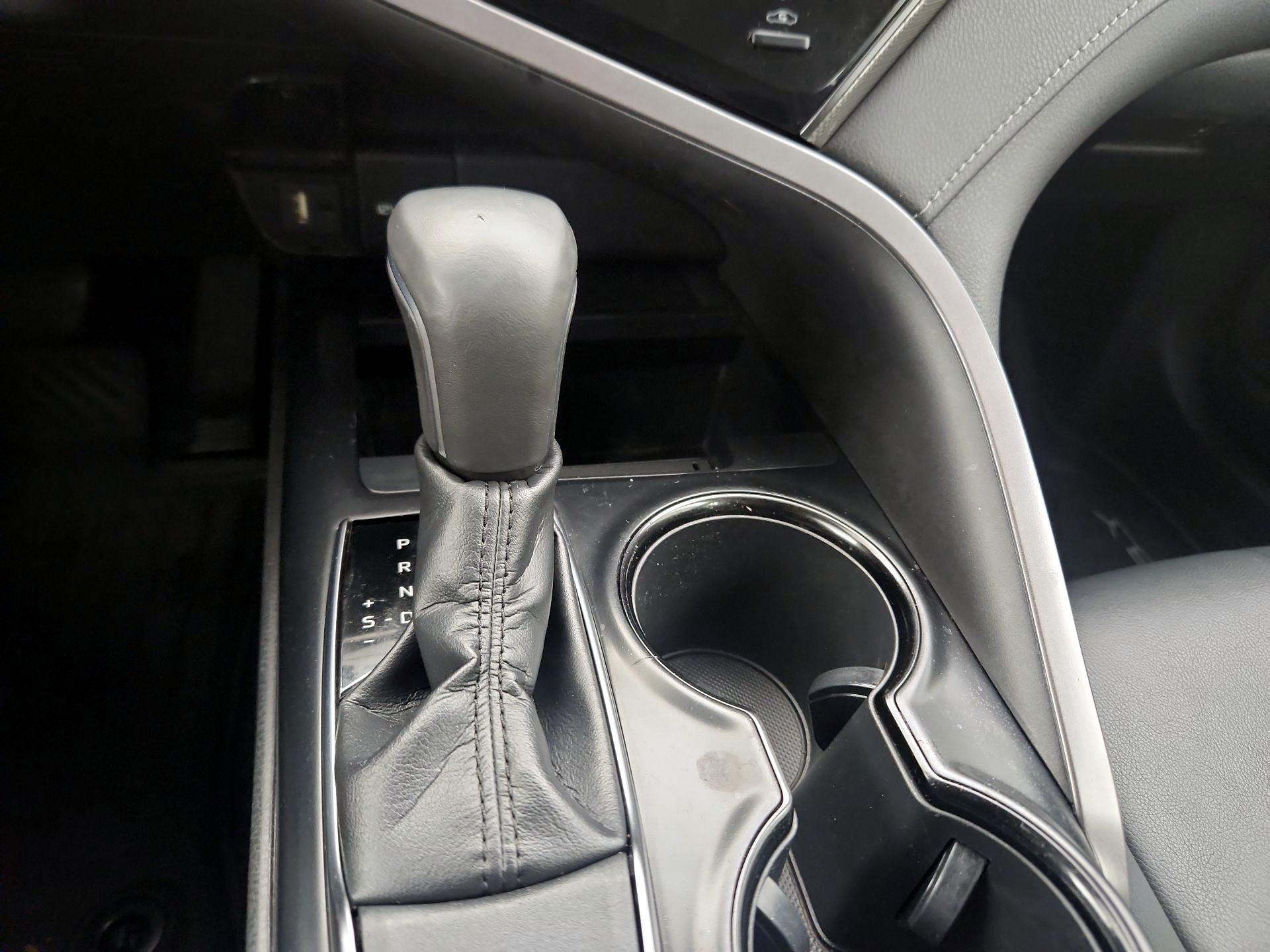 Thumbnail: 2019 Toyota Camry - 17