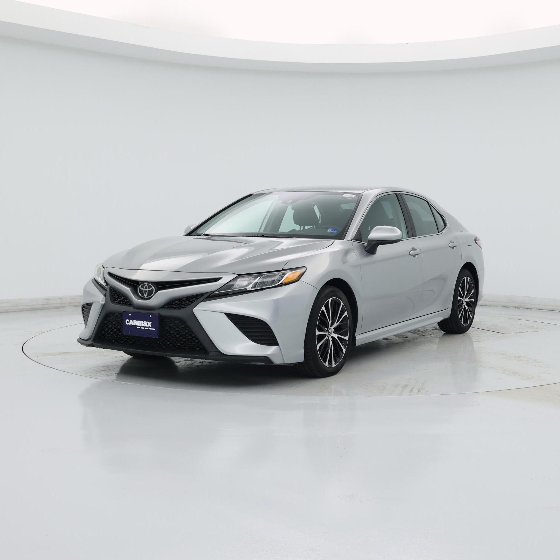 Thumbnail: 2019 Toyota Camry - 4
