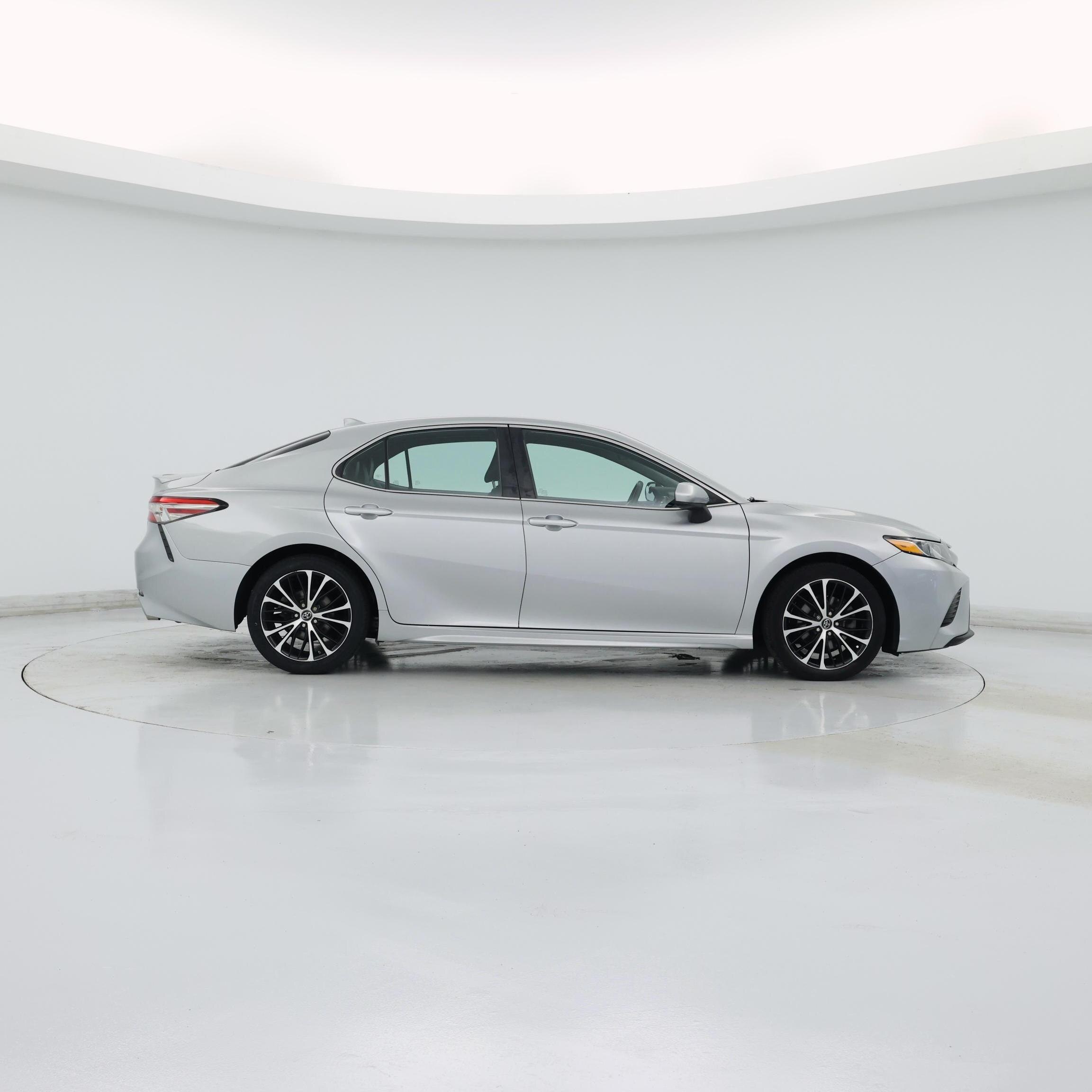 Thumbnail: 2019 Toyota Camry - 7