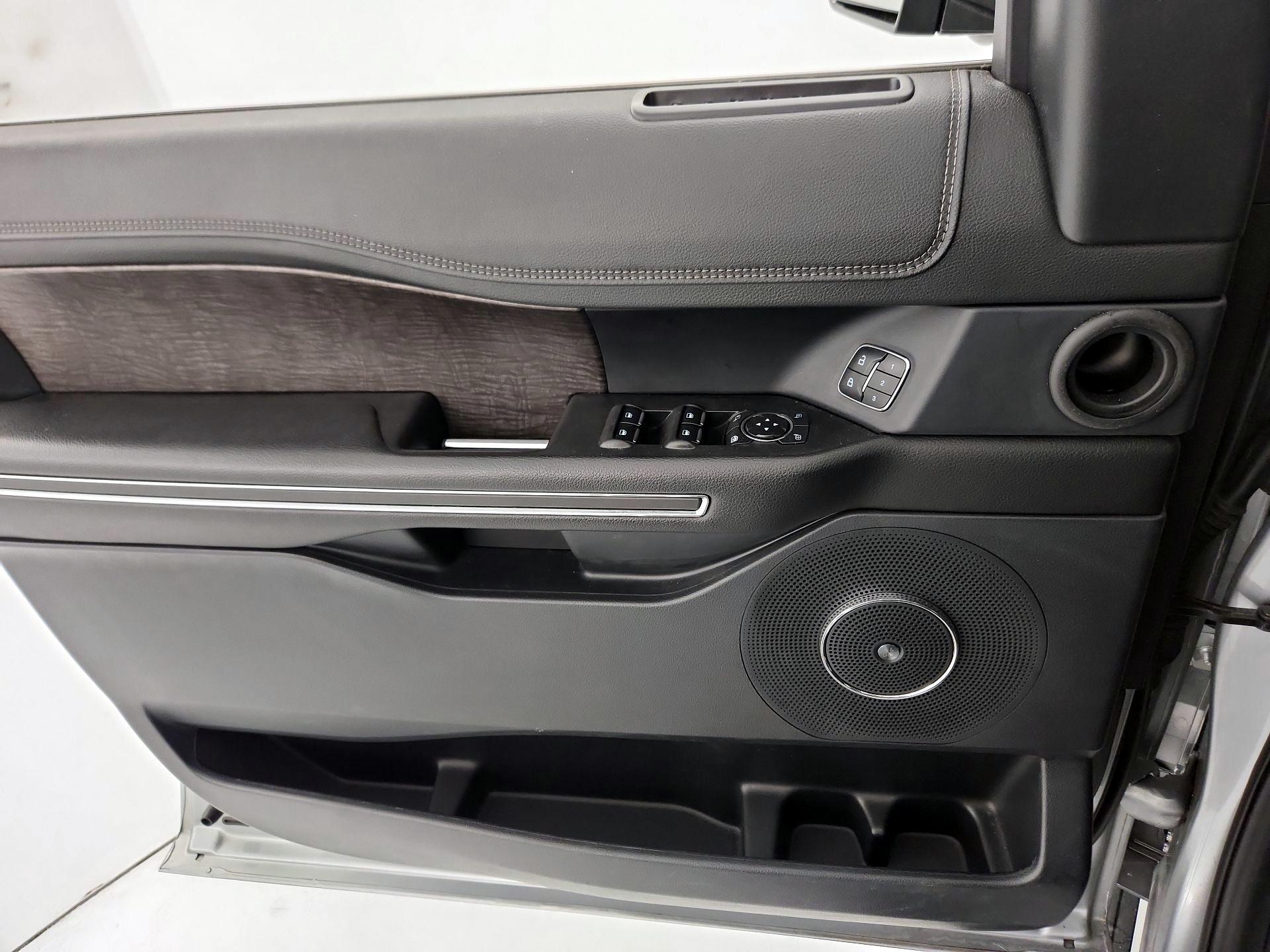 Thumbnail: 2020 Ford Expedition - 12