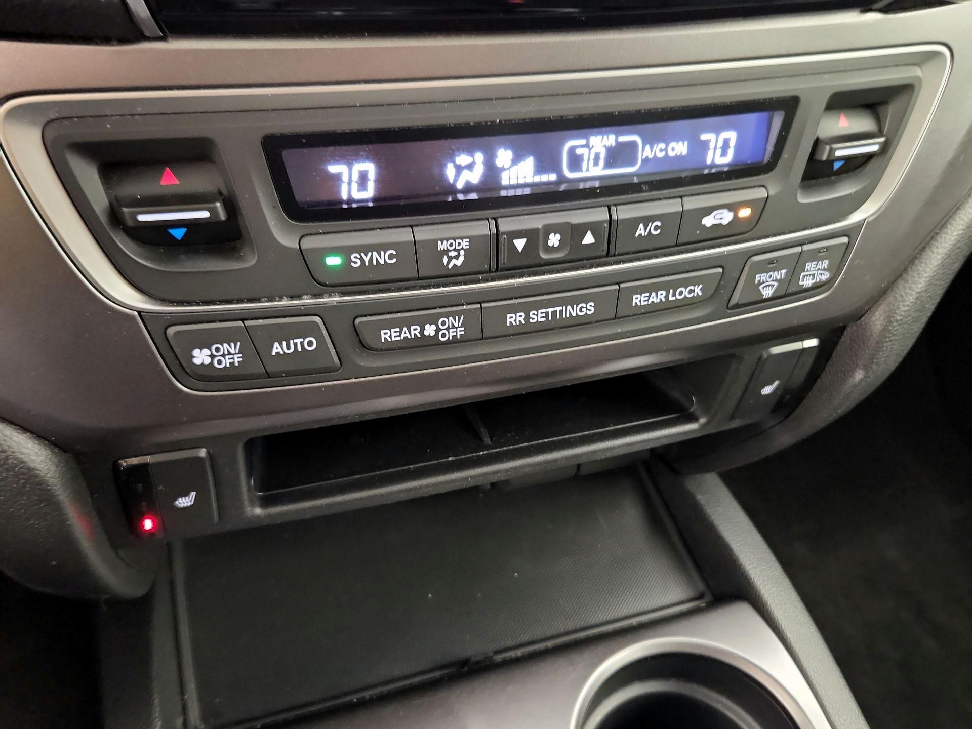 Thumbnail: 2019 Honda Pilot - 16