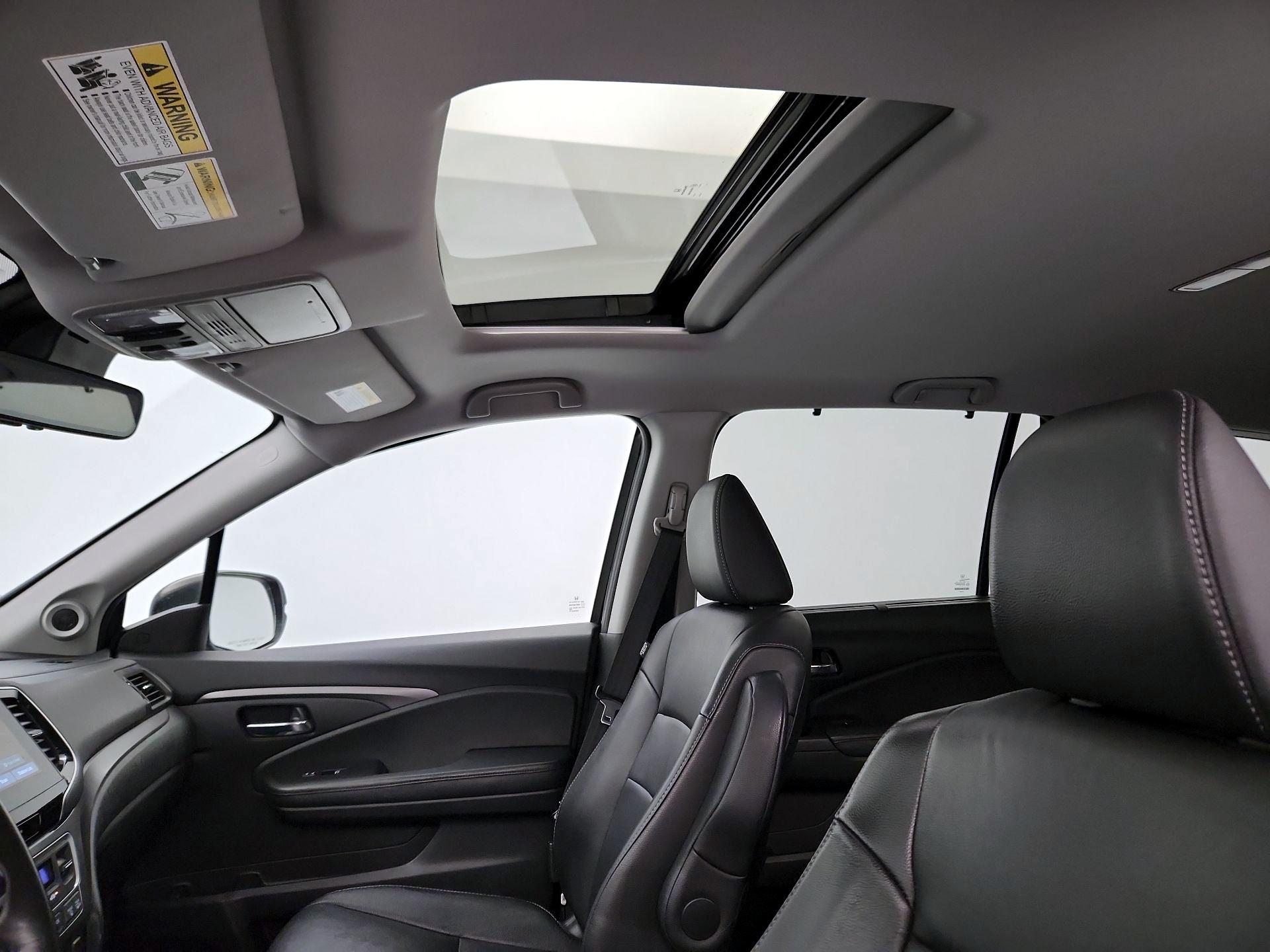 Thumbnail: 2019 Honda Pilot - 19