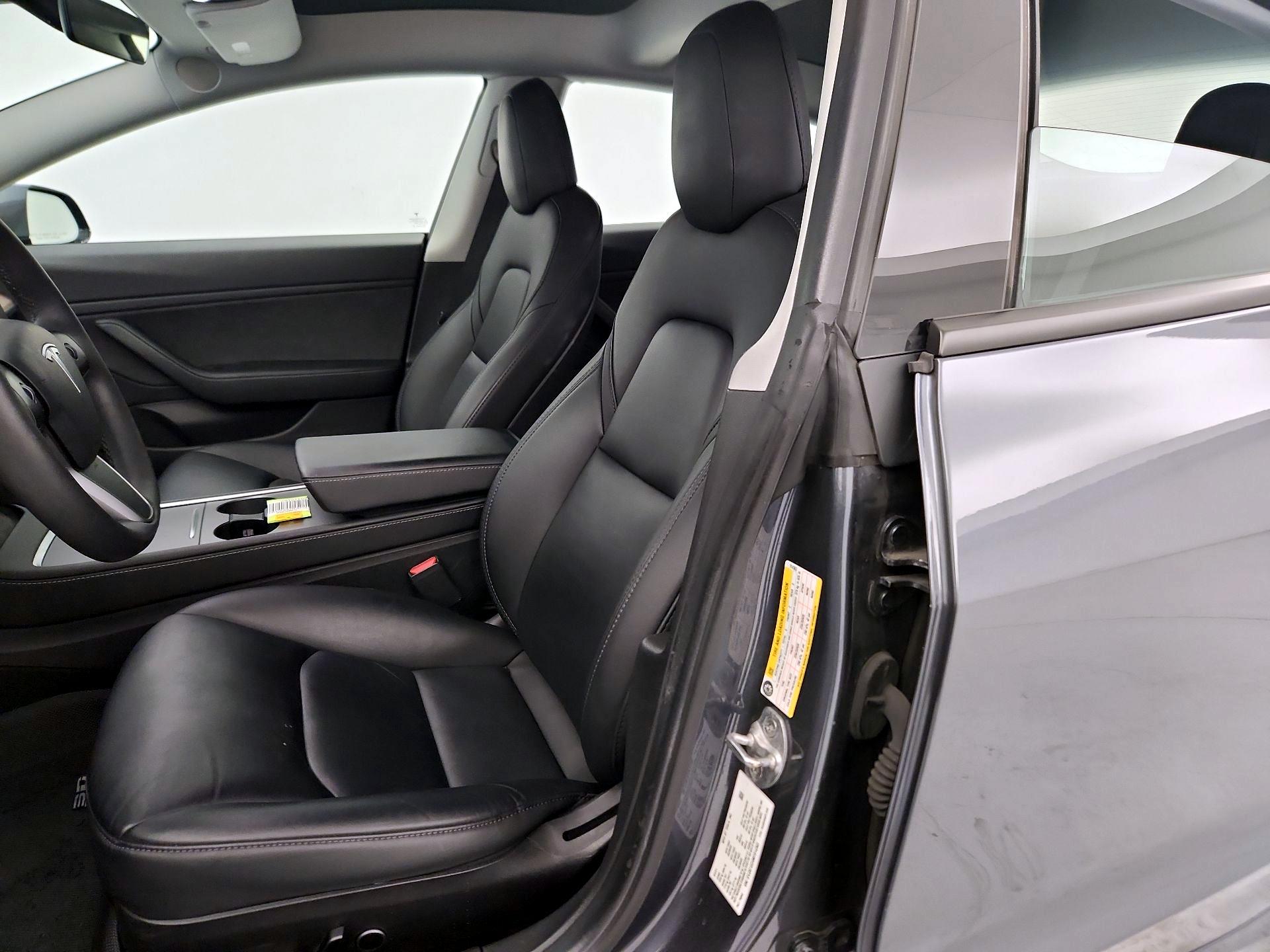 Thumbnail: 2021 Tesla Model 3 - 11