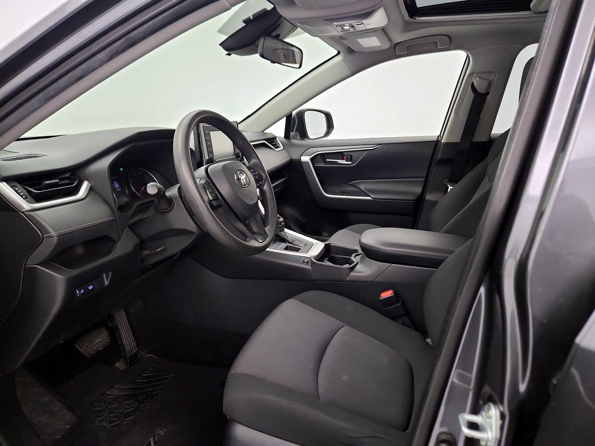 Thumbnail: 2019 Toyota RAV4 - 11