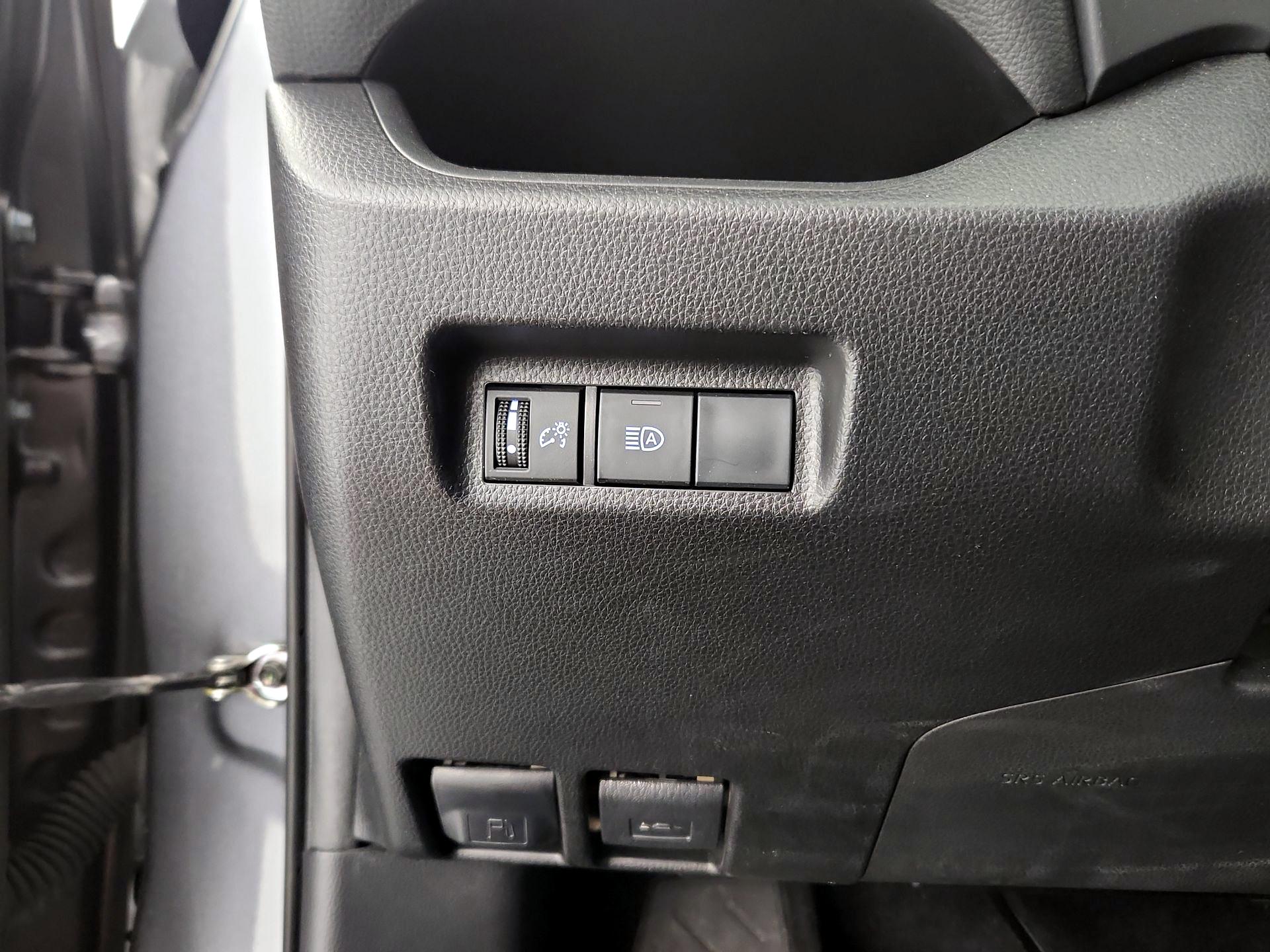 Thumbnail: 2019 Toyota RAV4 - 13