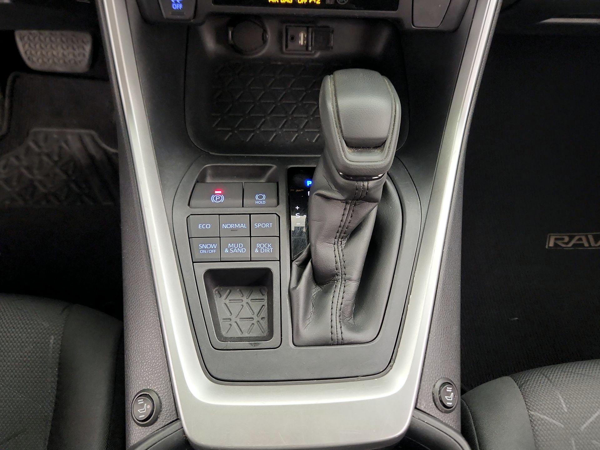 Thumbnail: 2019 Toyota RAV4 - 17