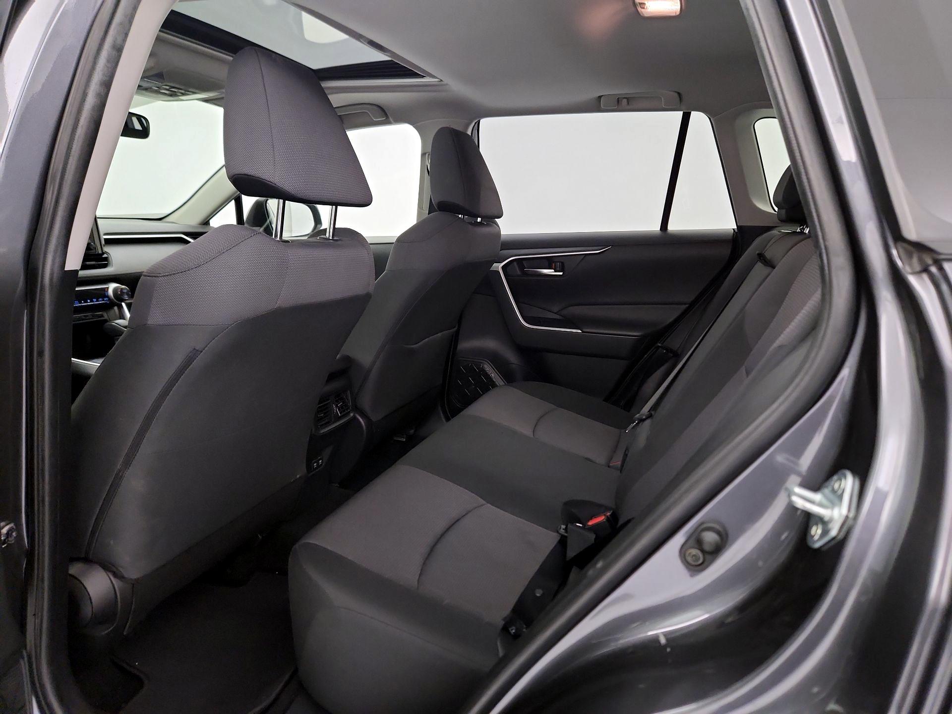 Thumbnail: 2019 Toyota RAV4 - 20