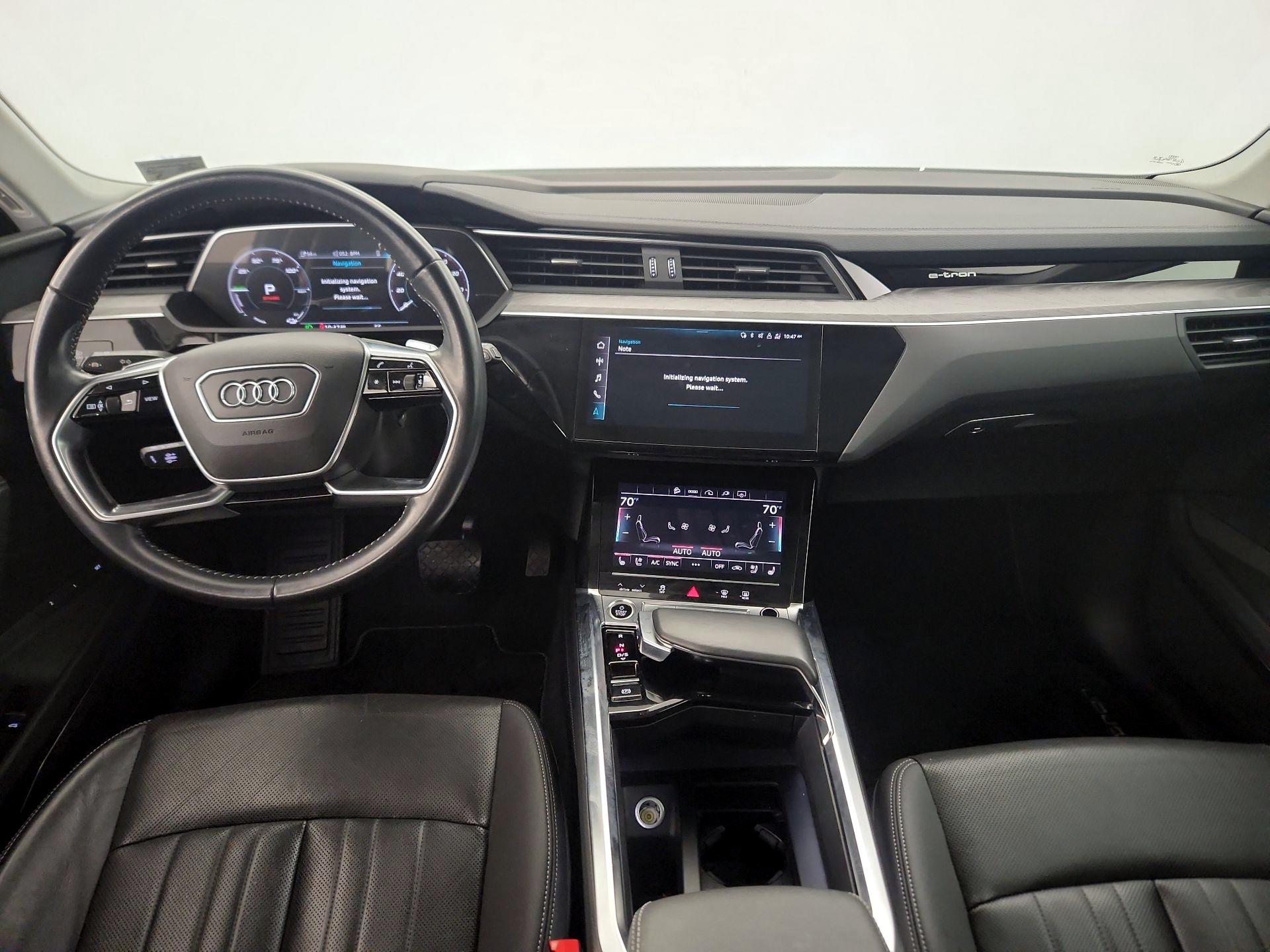 Thumbnail: 2021 Audi e-tron - 9