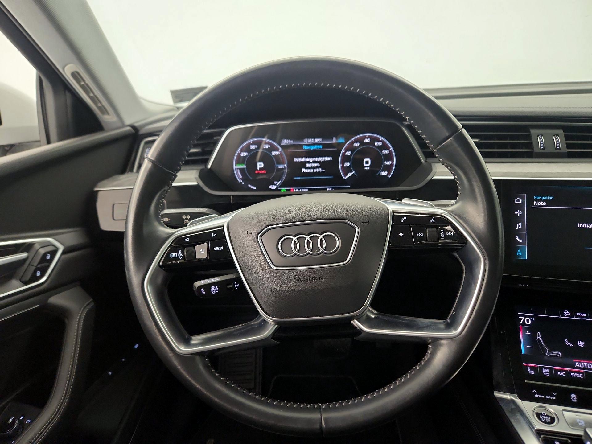 Thumbnail: 2021 Audi e-tron - 10