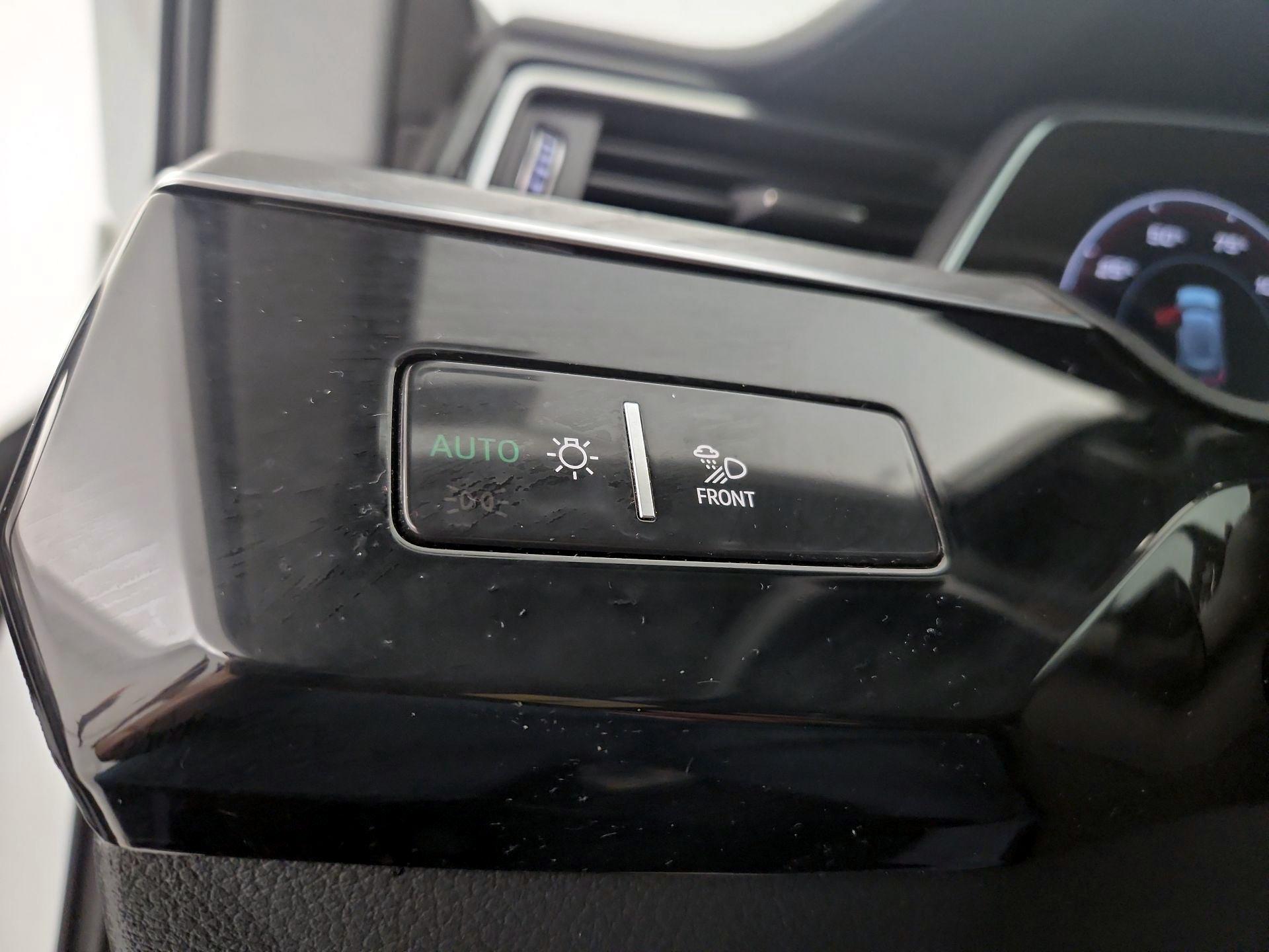 Thumbnail: 2021 Audi e-tron - 13