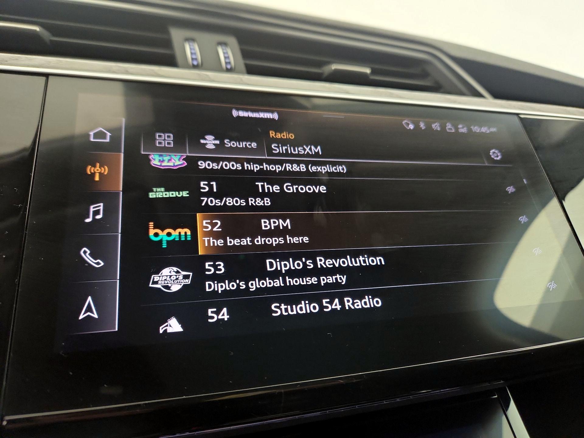 Thumbnail: 2021 Audi e-tron - 15