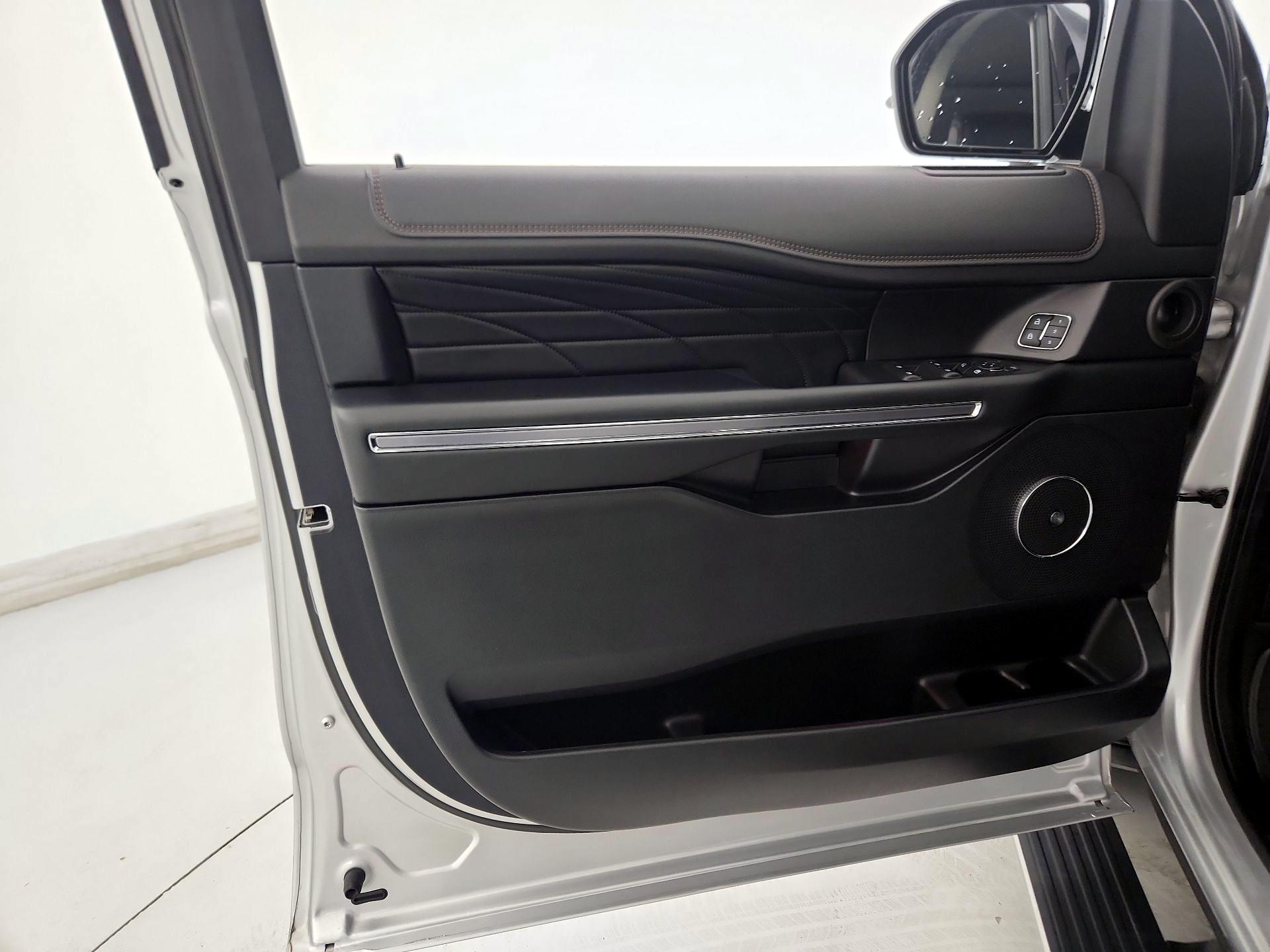 Thumbnail: 2019 Ford Expedition - 12