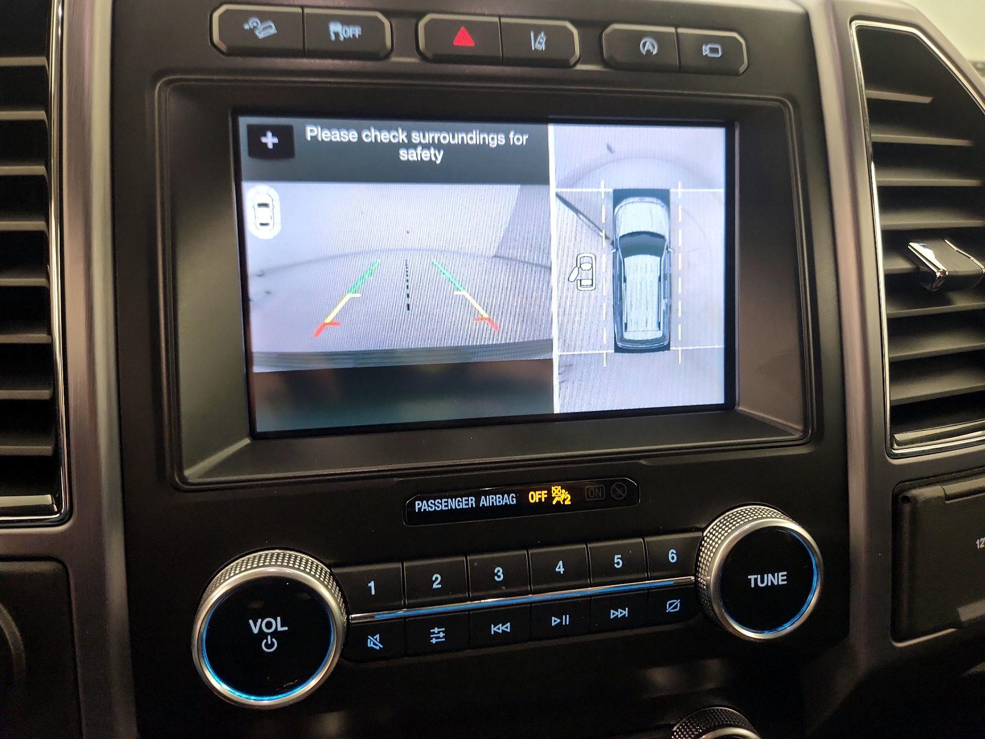 Thumbnail: 2019 Ford Expedition - 15