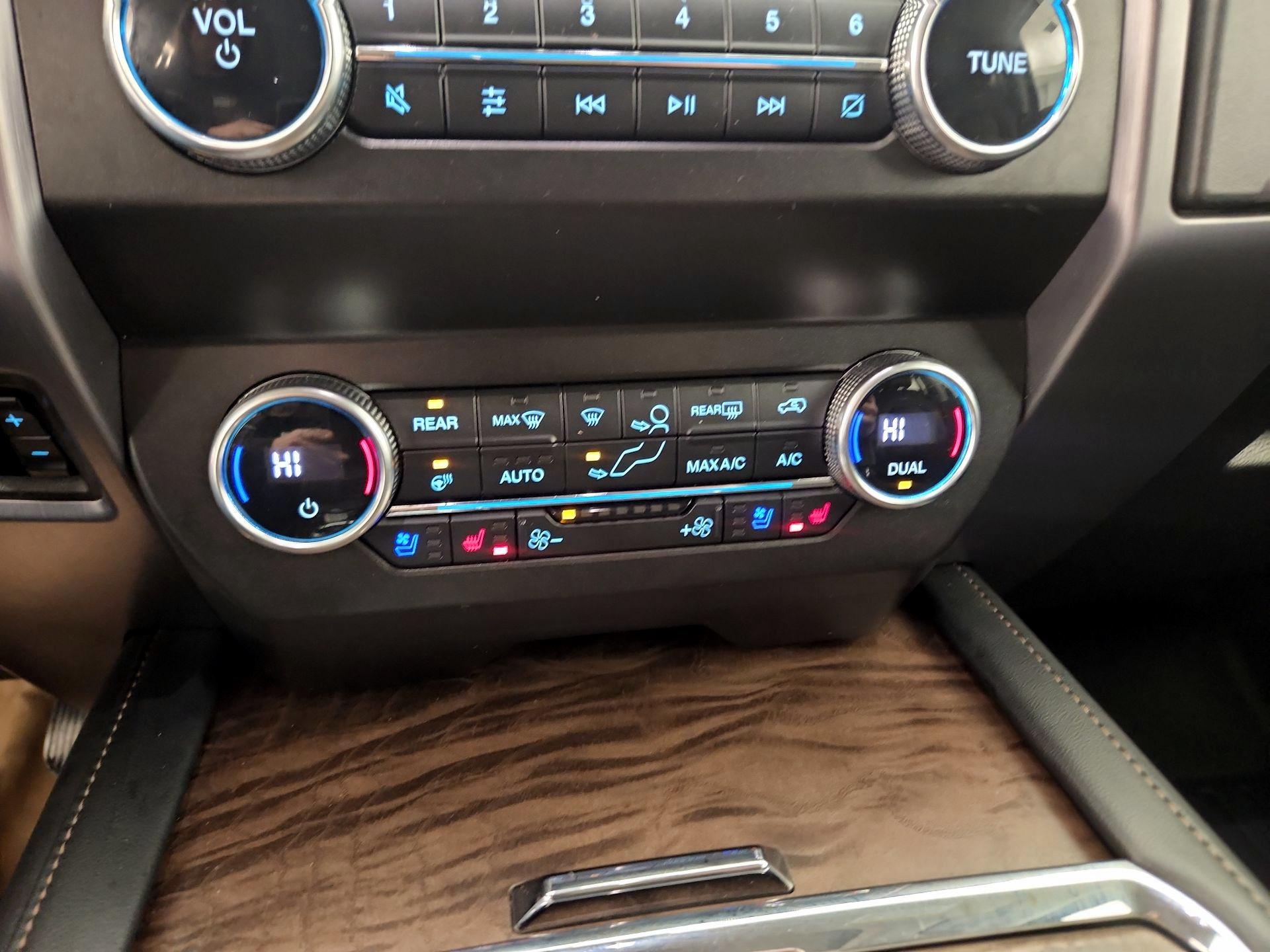 Thumbnail: 2019 Ford Expedition - 17