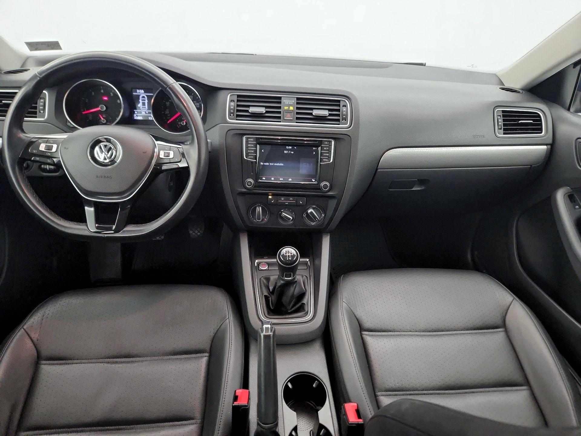 Thumbnail: 2017 Volkswagen Jetta - 9