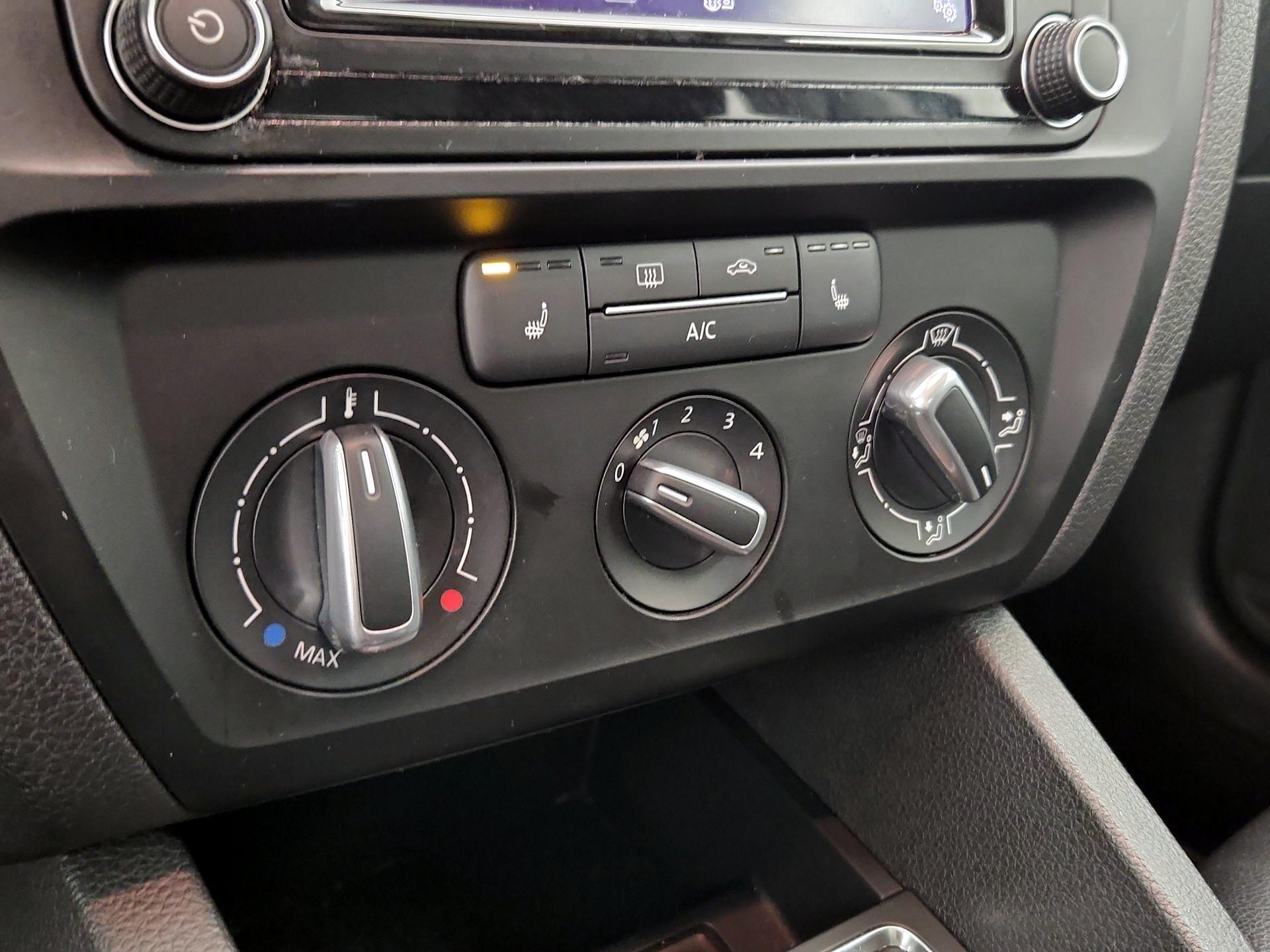 Thumbnail: 2017 Volkswagen Jetta - 15