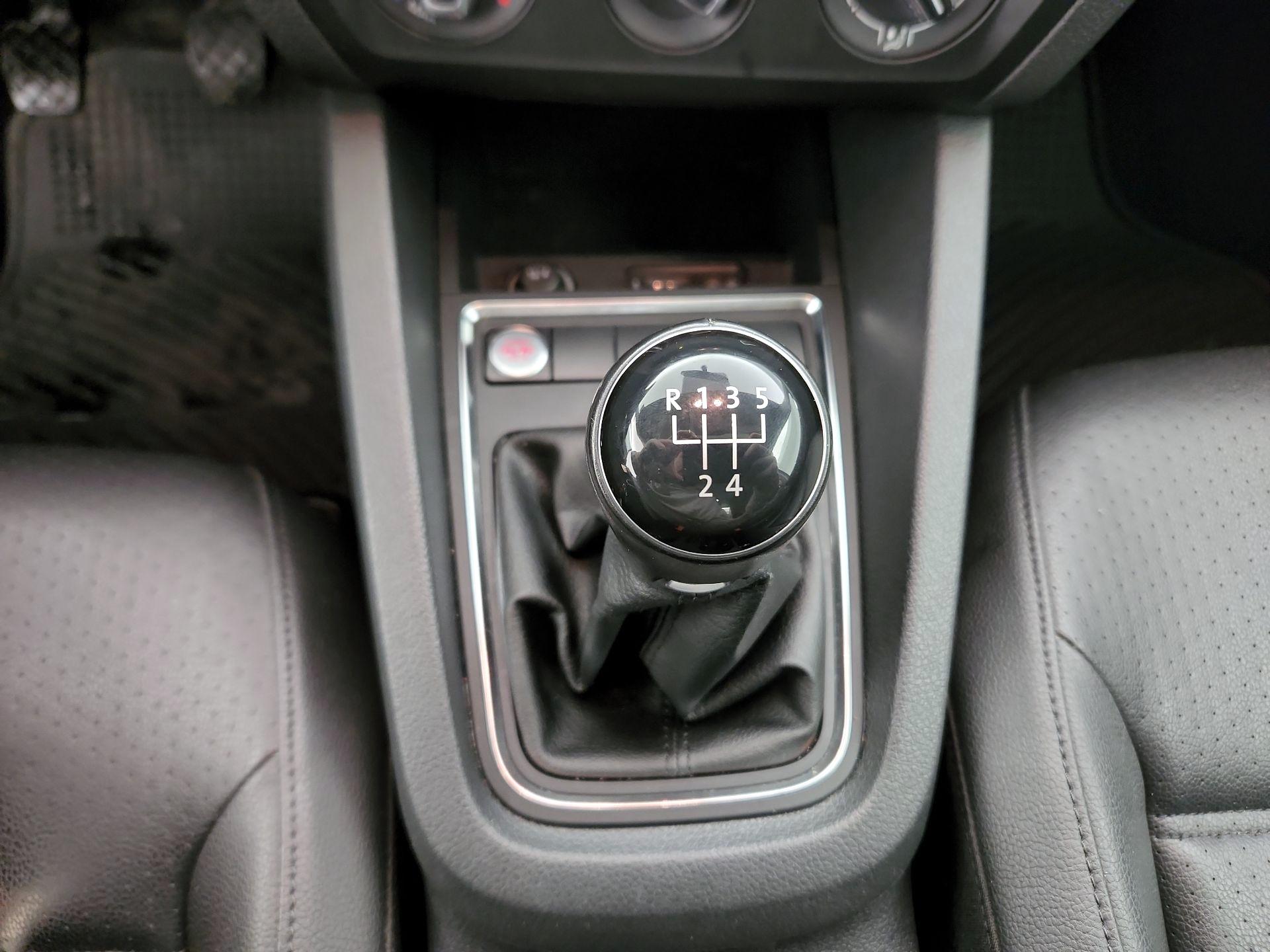 Thumbnail: 2017 Volkswagen Jetta - 16