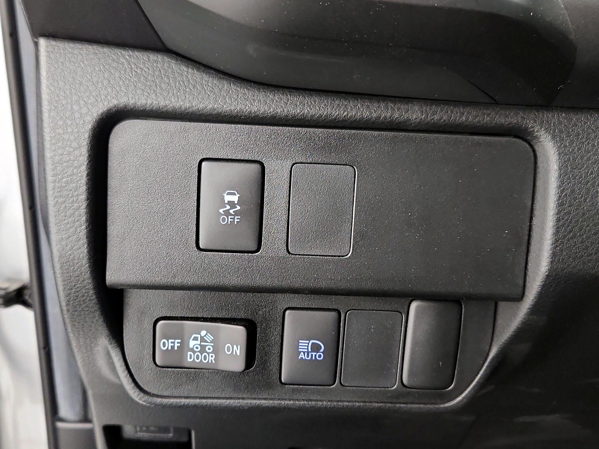 Thumbnail: 2022 Toyota Tacoma - 13