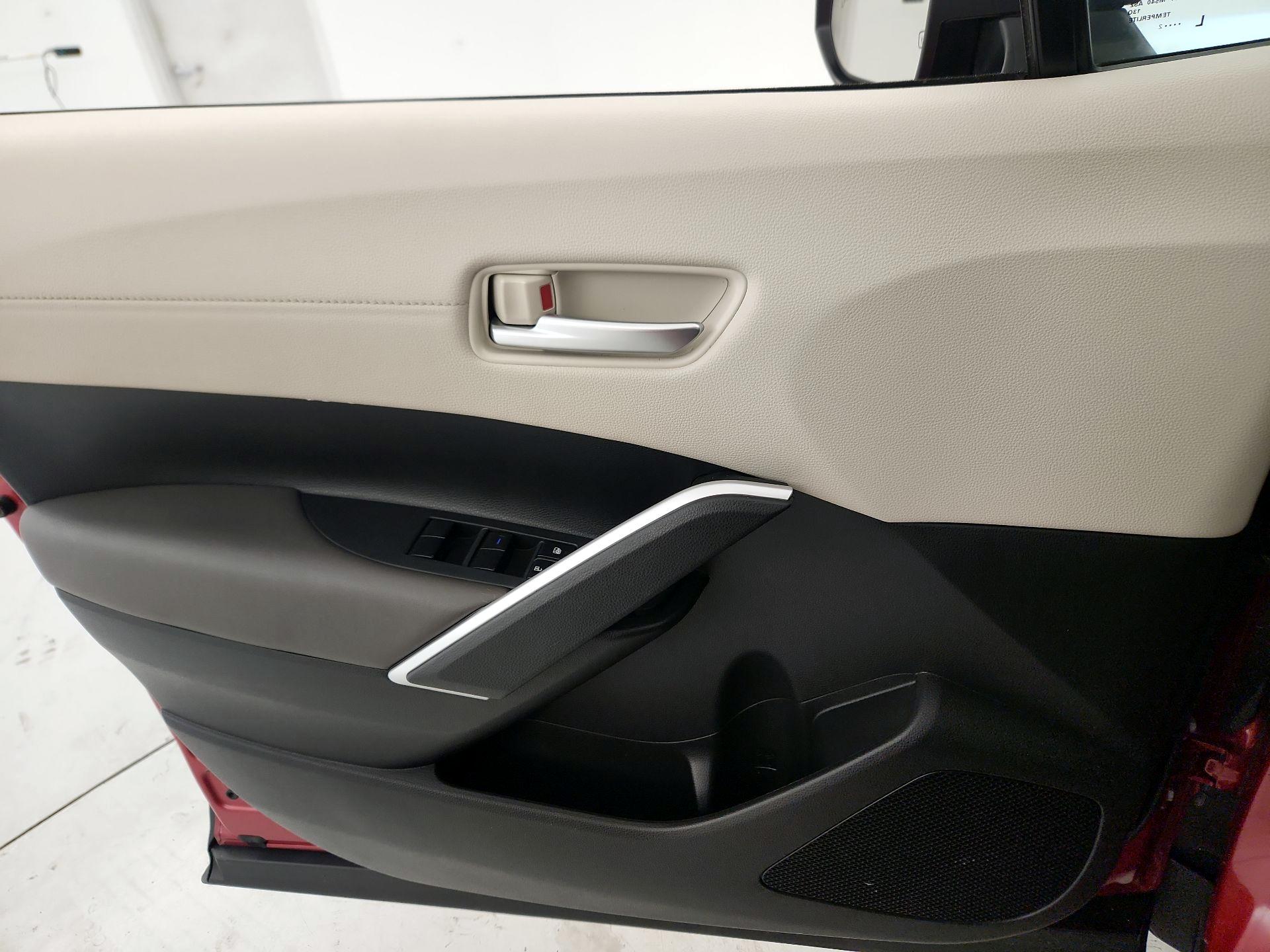 Thumbnail: 2022 Toyota Corolla Cross - 12