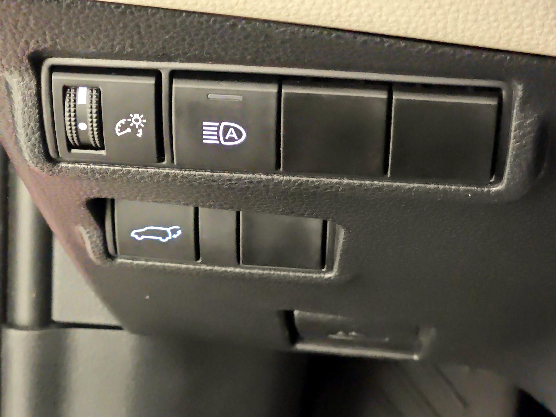 Thumbnail: 2022 Toyota Corolla Cross - 13