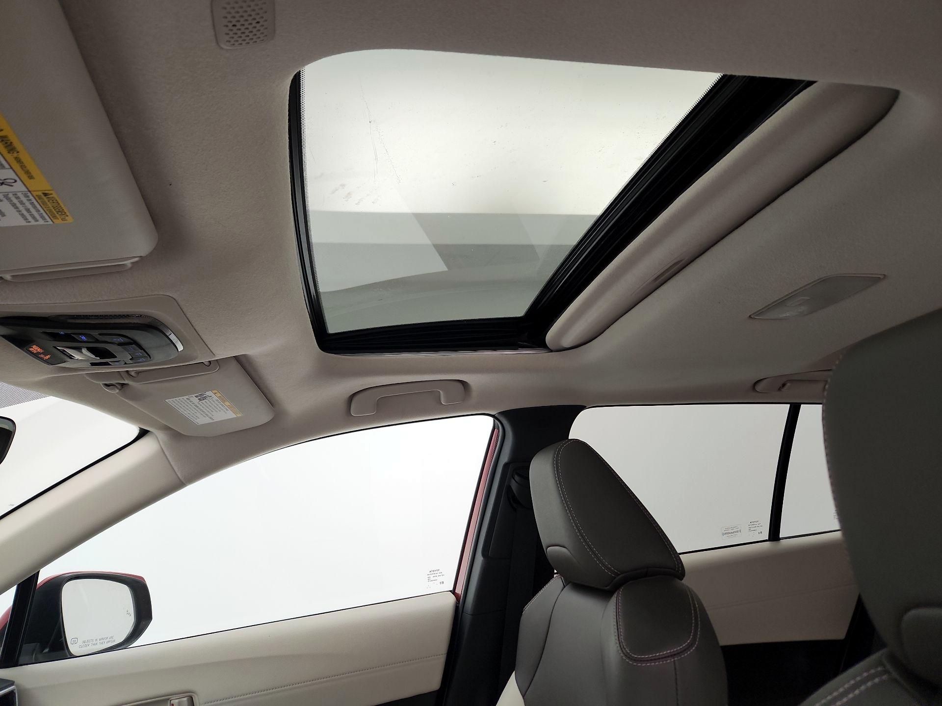 Thumbnail: 2022 Toyota Corolla Cross - 20