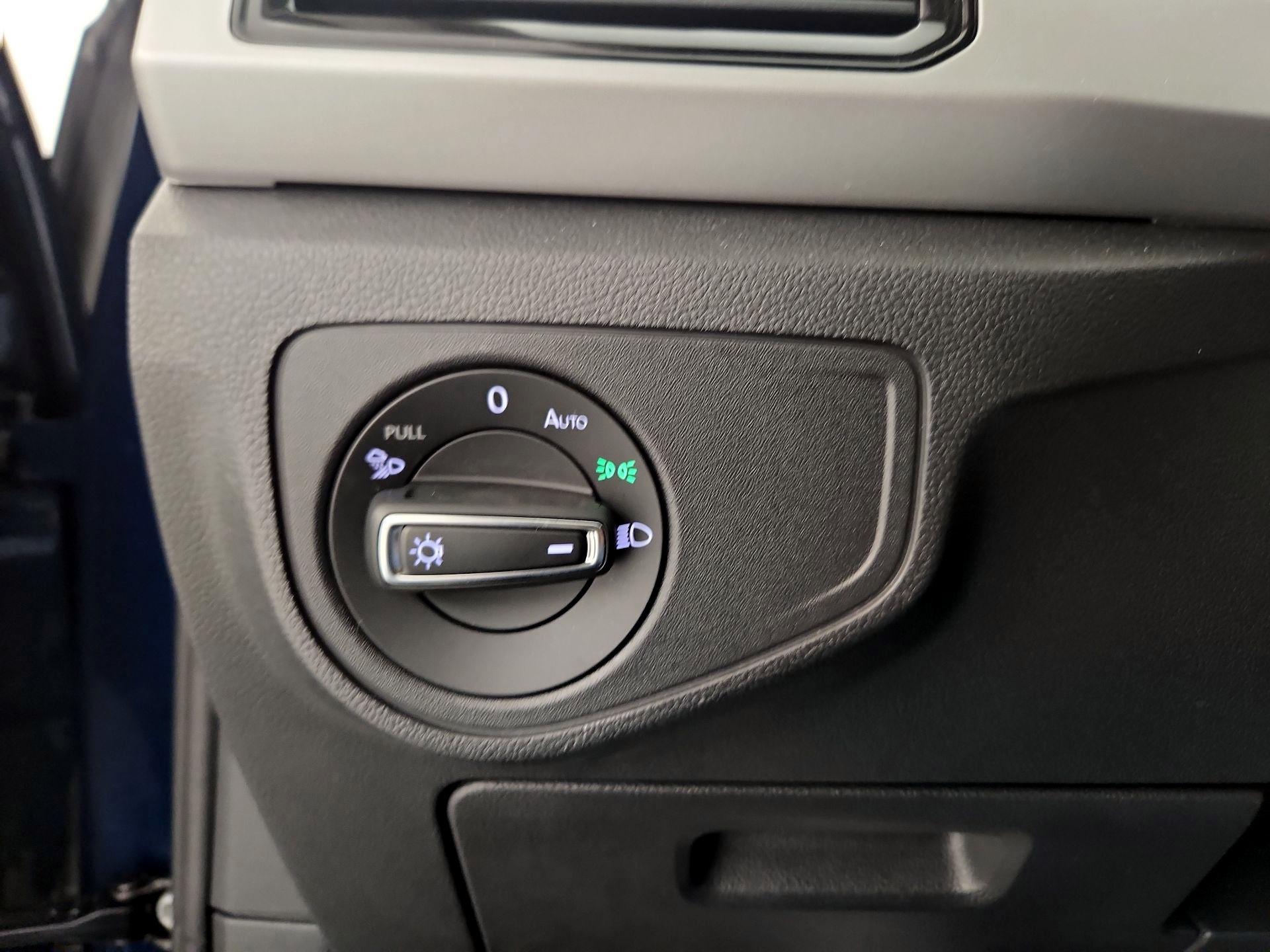 Thumbnail: 2022 Volkswagen Atlas - 13