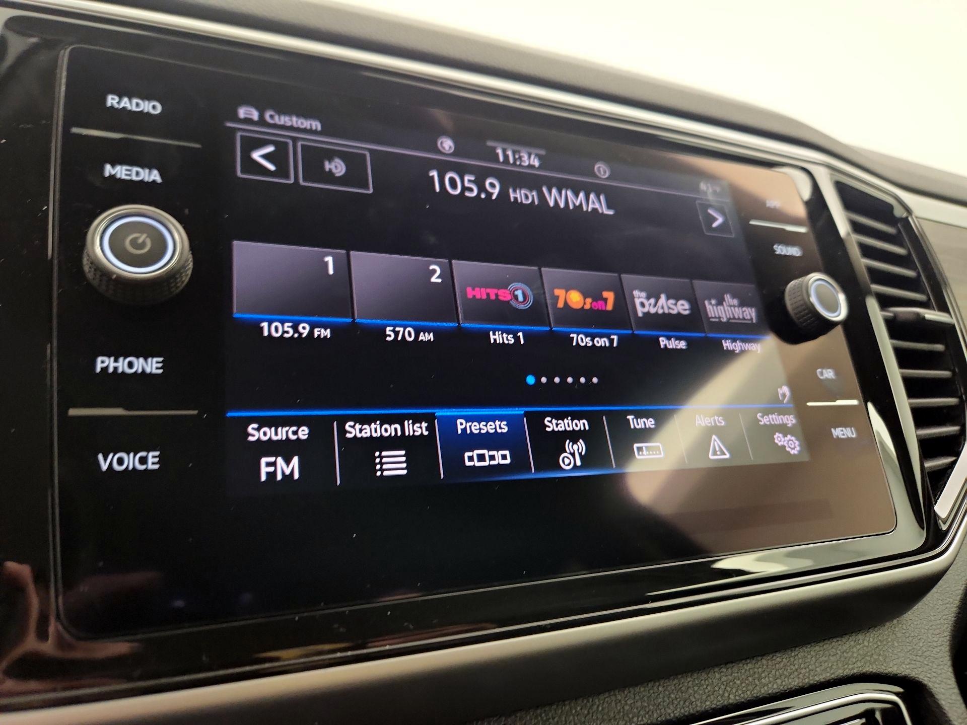 Thumbnail: 2022 Volkswagen Atlas - 15