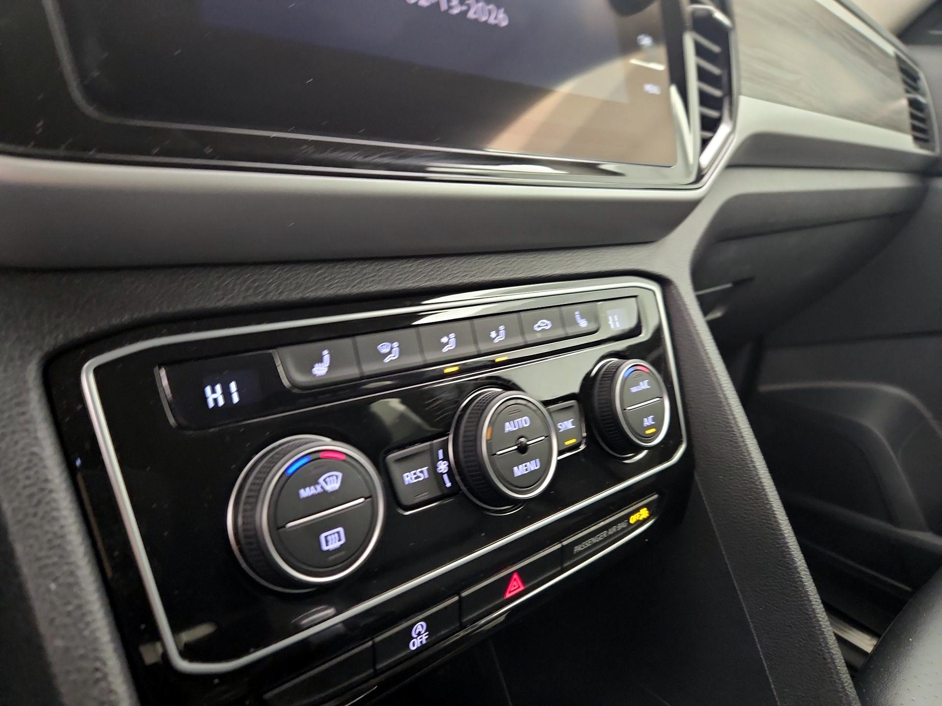 Thumbnail: 2022 Volkswagen Atlas - 16