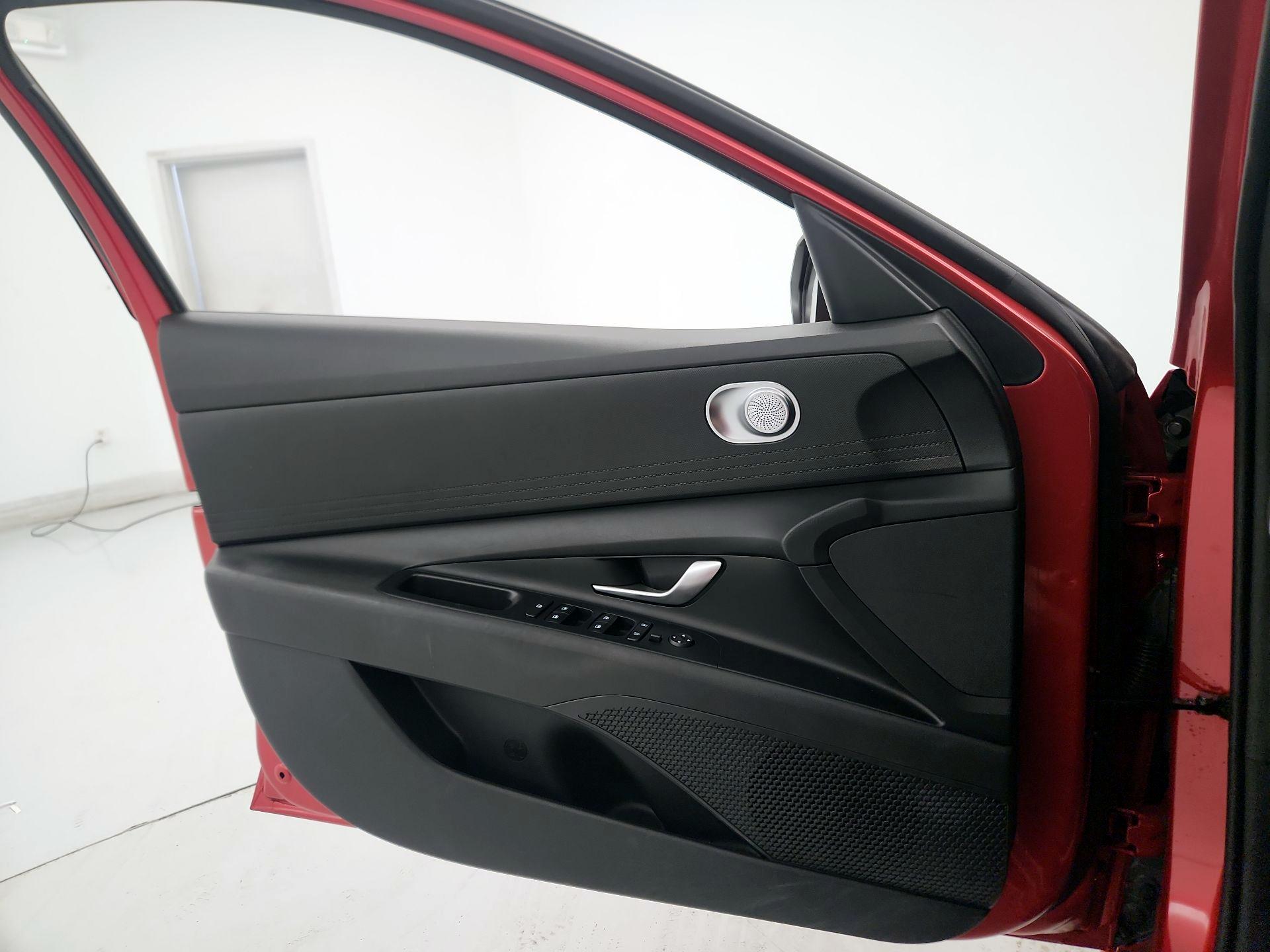 Thumbnail: 2022 Hyundai Elantra - 12