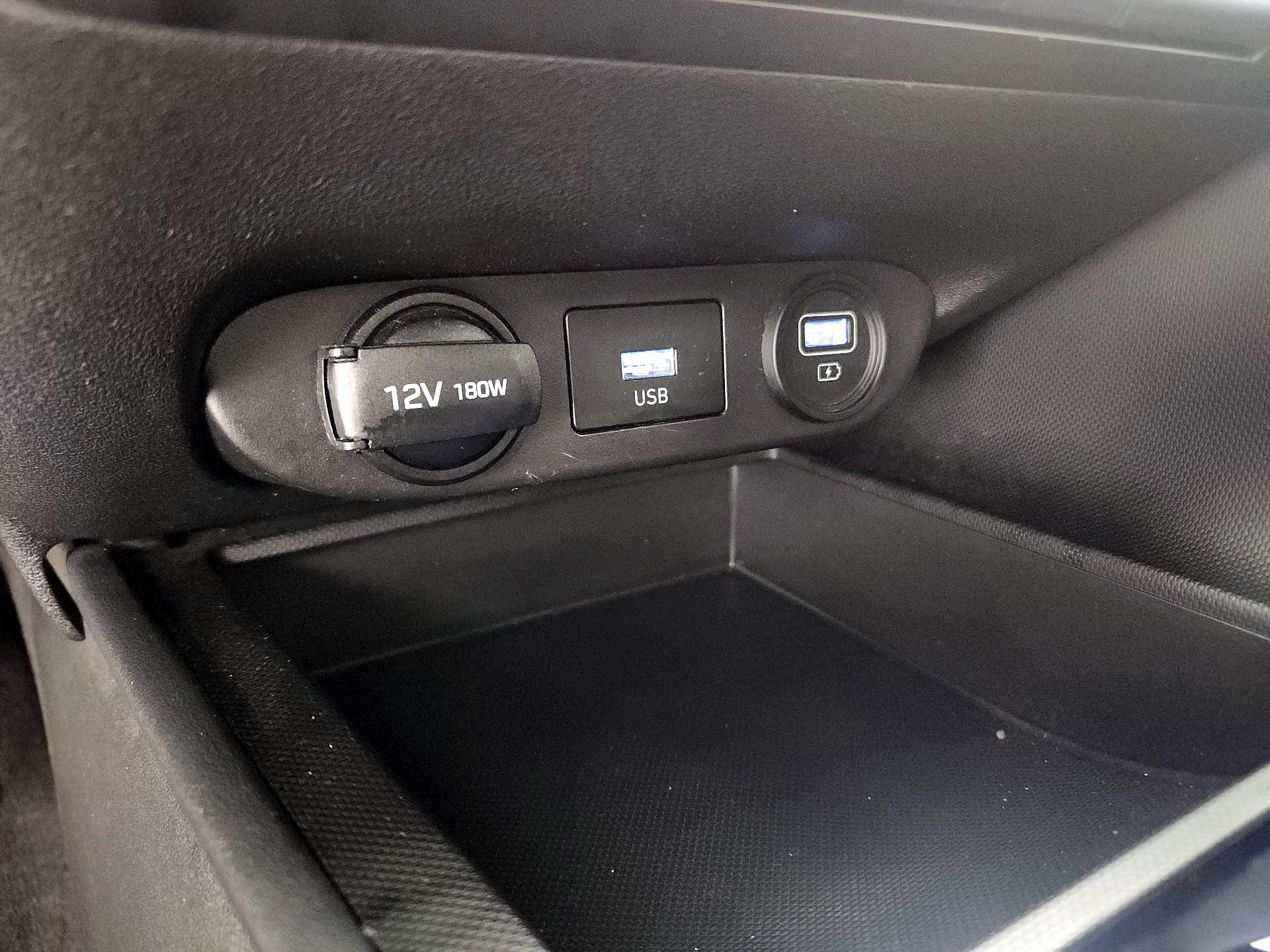 Thumbnail: 2022 Hyundai Elantra - 18