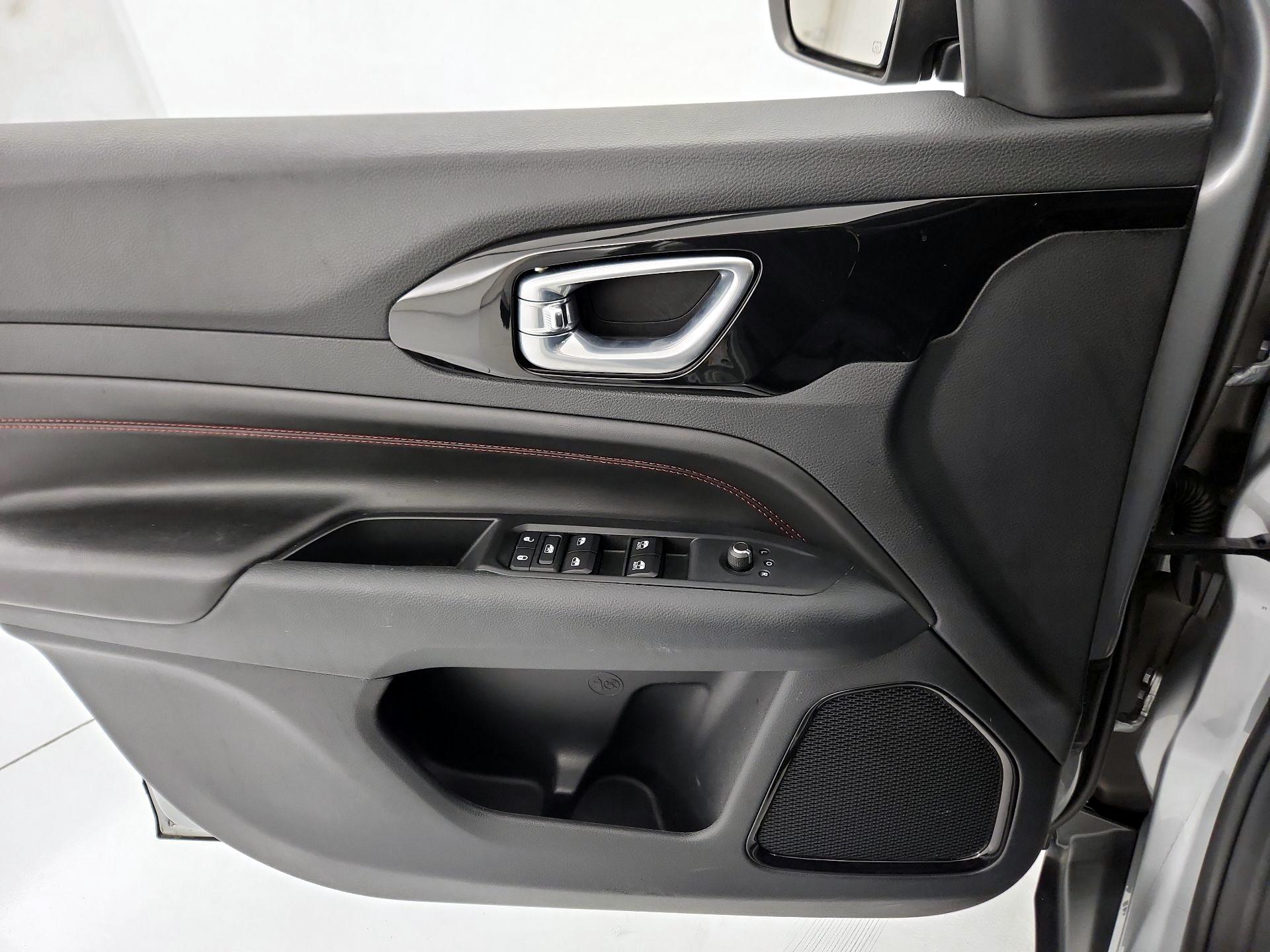 Thumbnail: 2022 Jeep Compass - 12