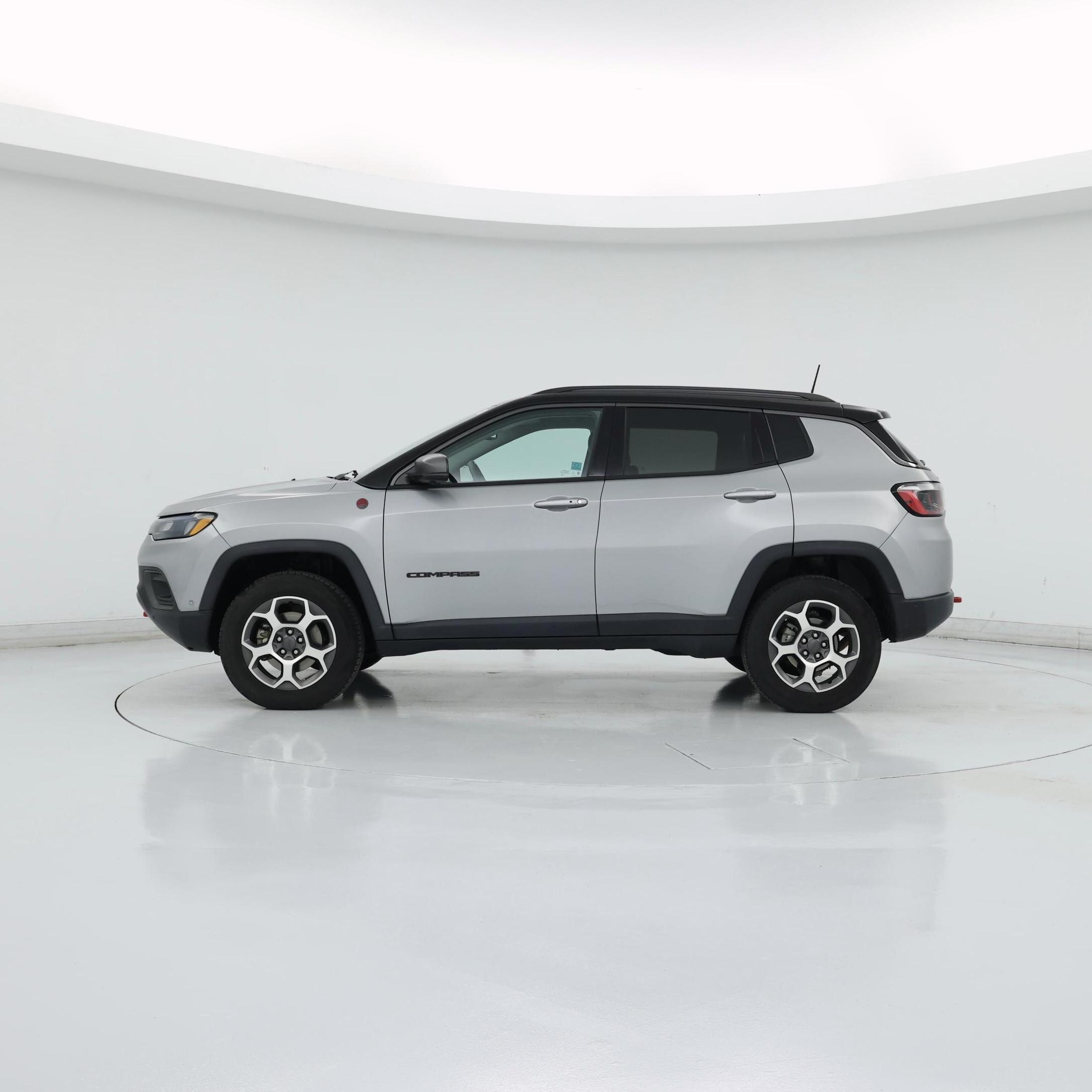Thumbnail: 2022 Jeep Compass - 3
