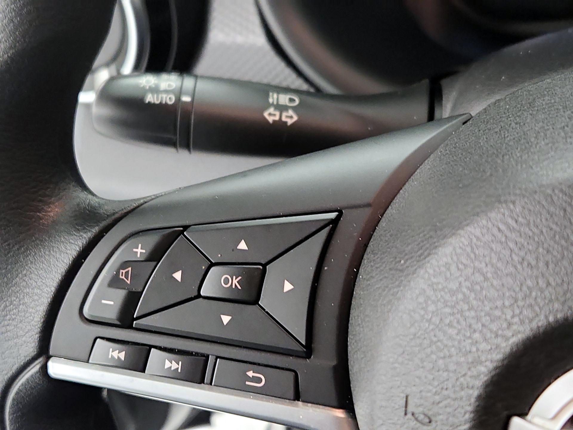 Thumbnail: 2023 Nissan Kicks - 13