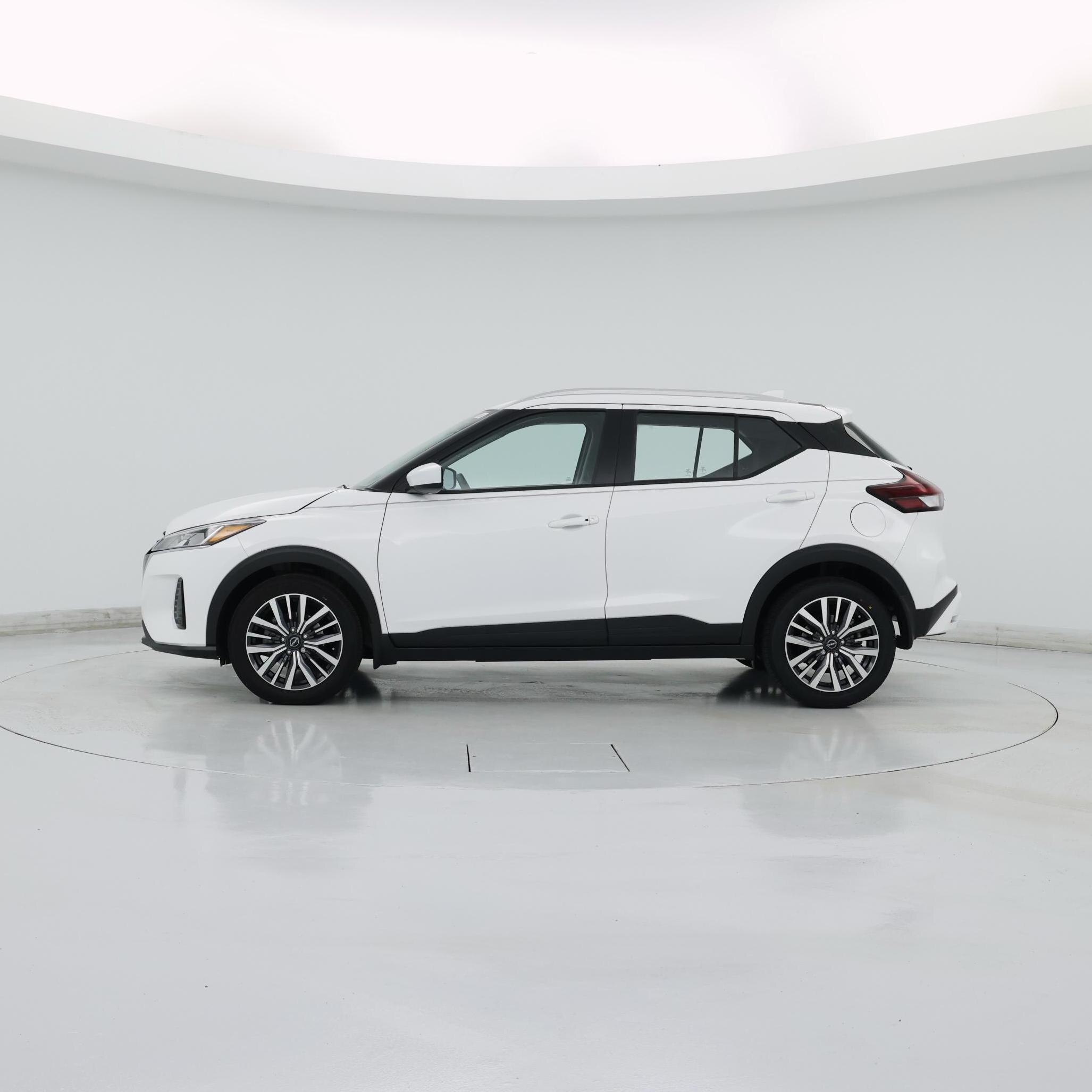 Thumbnail: 2023 Nissan Kicks - 3