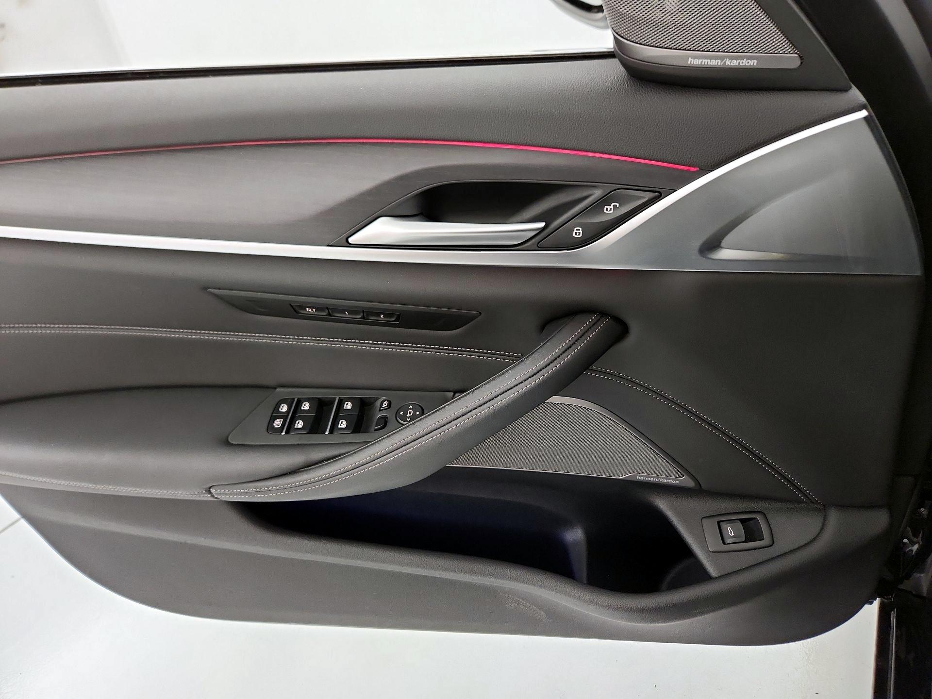 Thumbnail: 2022 BMW 5 Series - 12