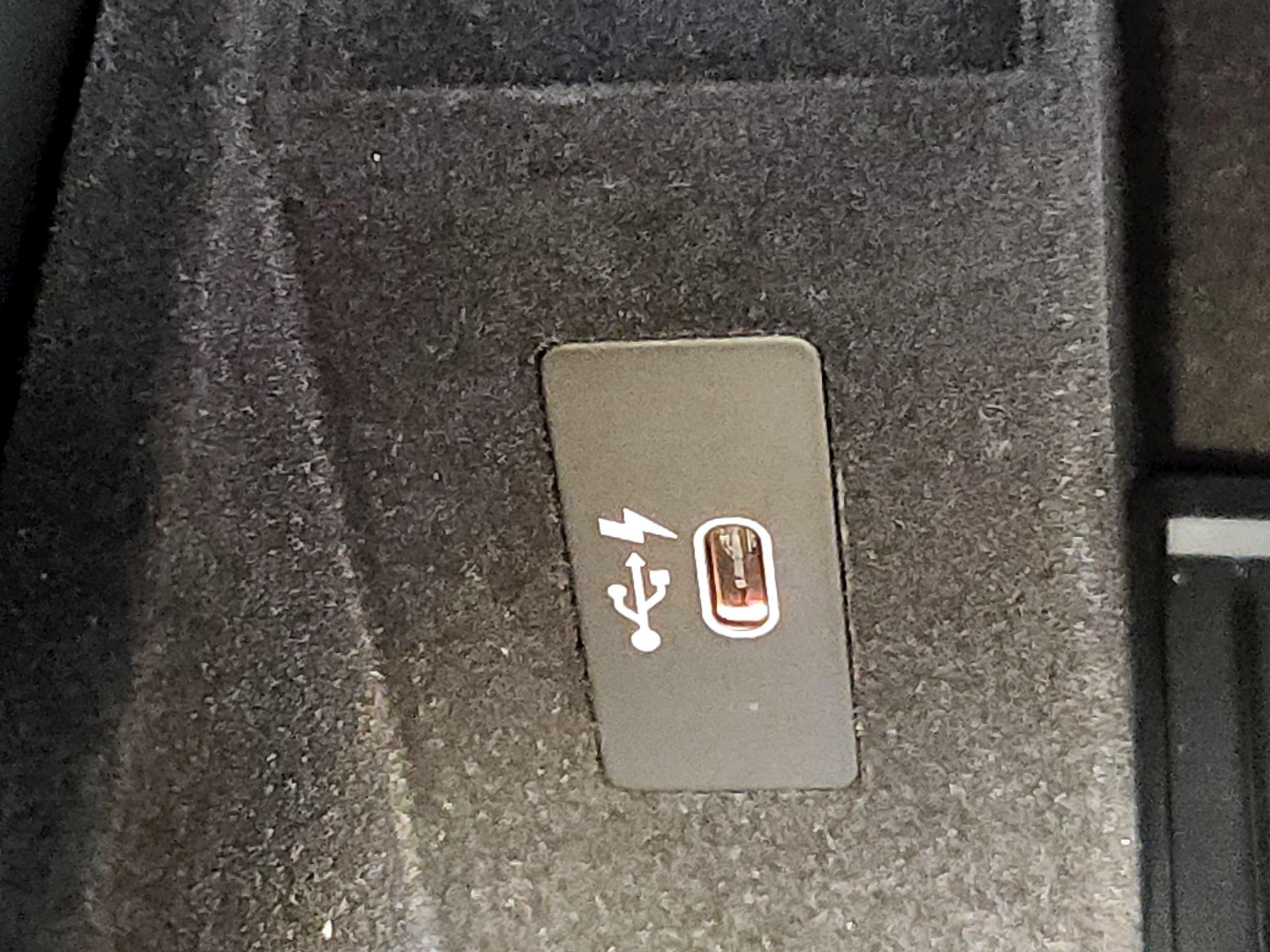 Thumbnail: 2022 BMW 5 Series - 19