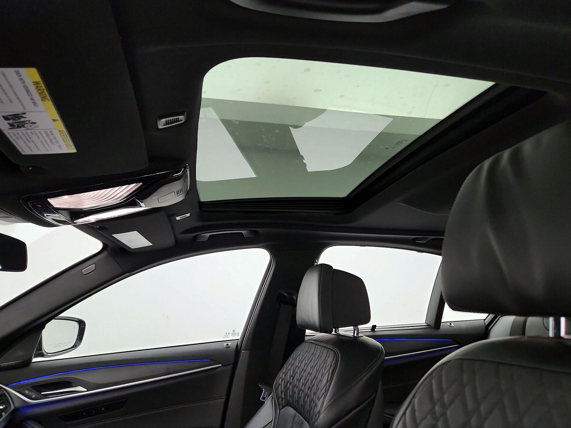 Thumbnail: 2022 BMW 5 Series - 20