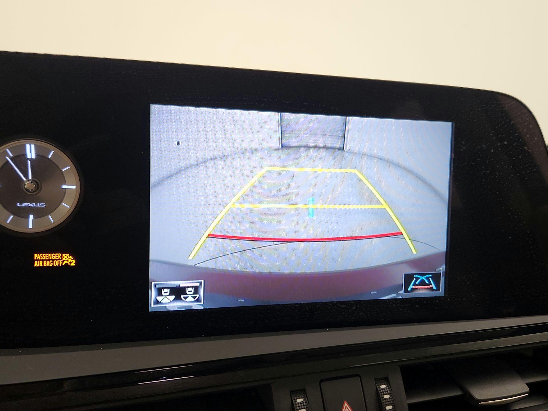 Thumbnail: 2022 Lexus ES - 13