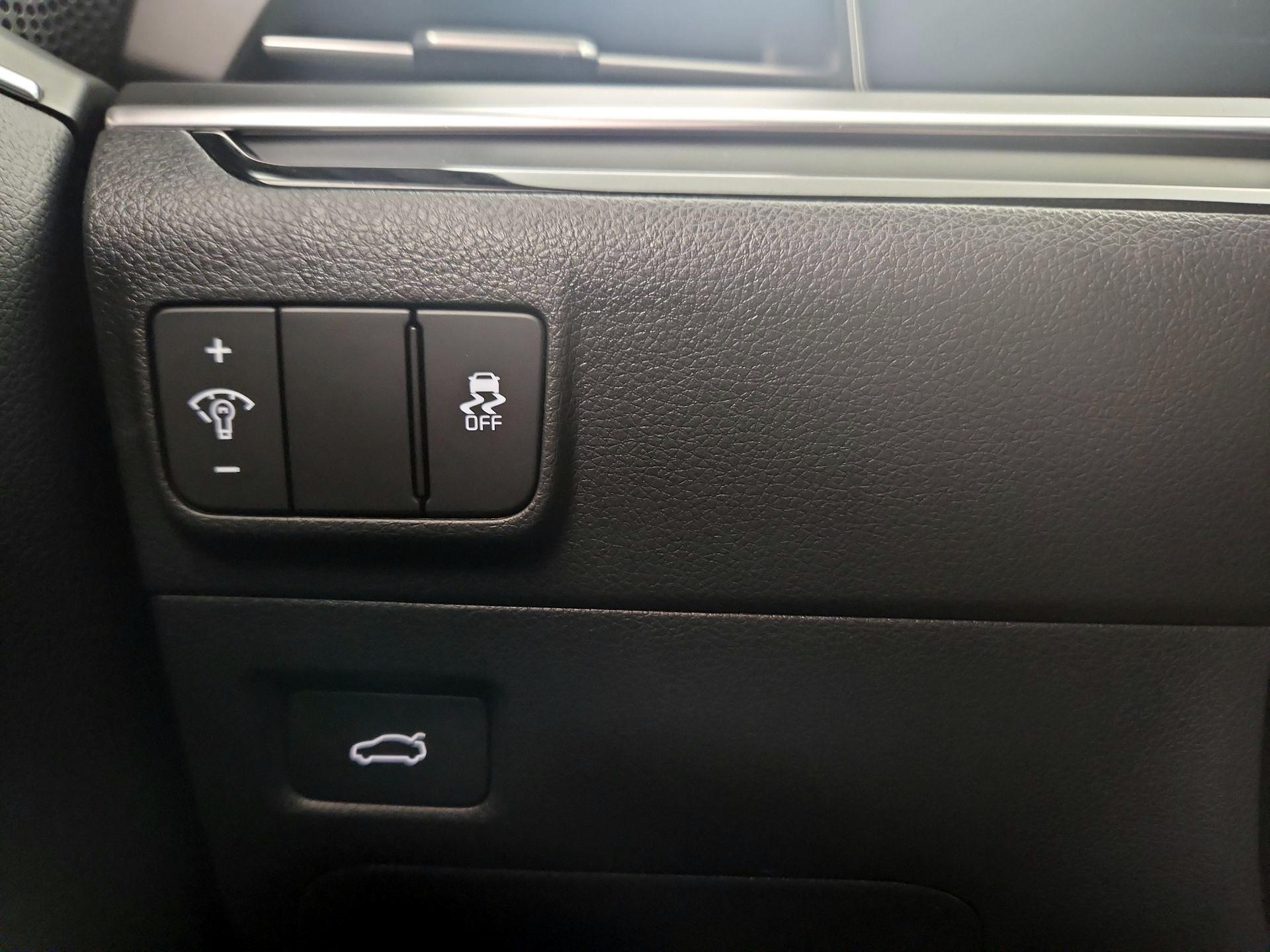 Thumbnail: 2025 Kia K5 - 13