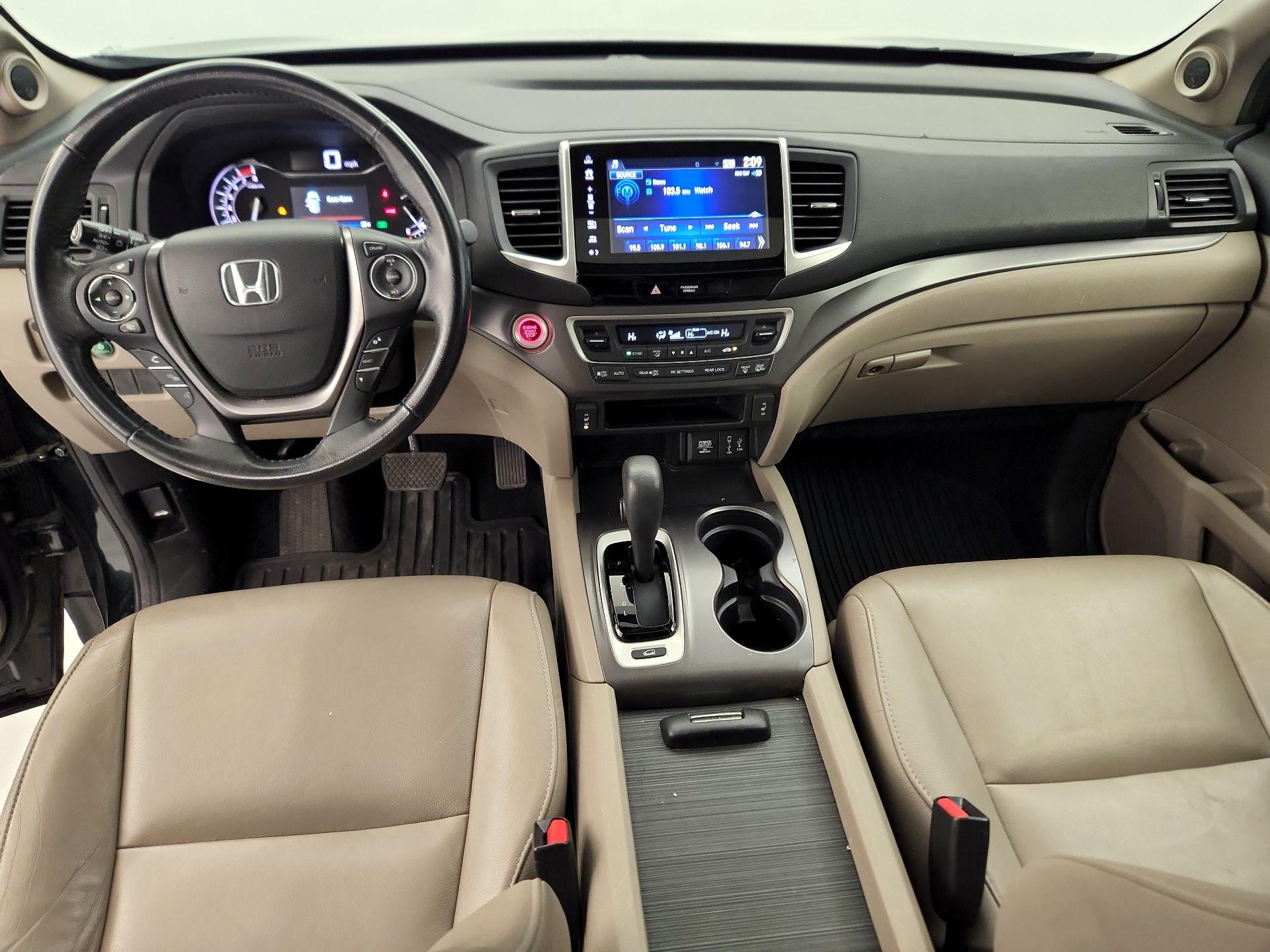 Thumbnail: 2017 Honda Pilot - 9