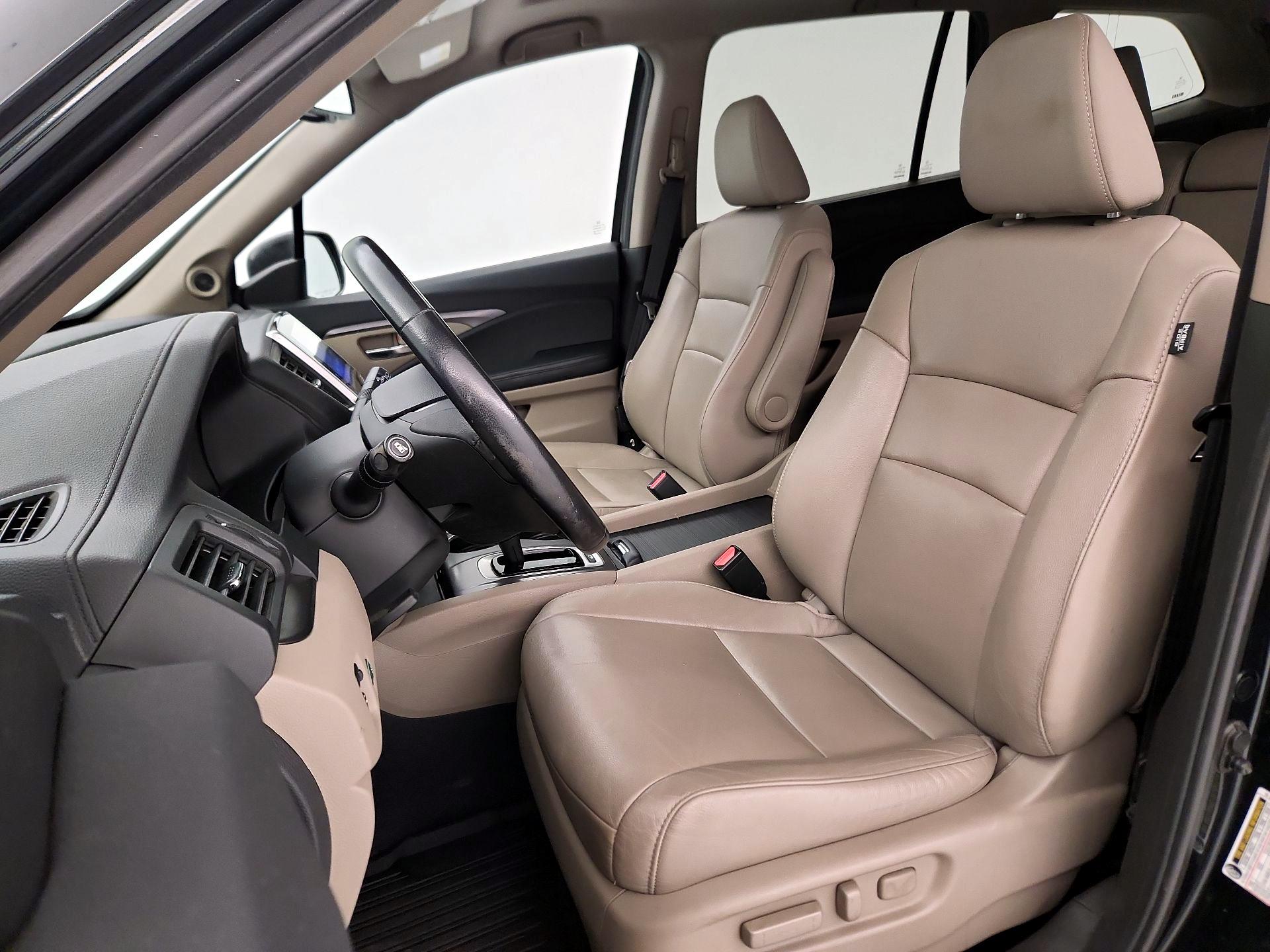 Thumbnail: 2017 Honda Pilot - 11