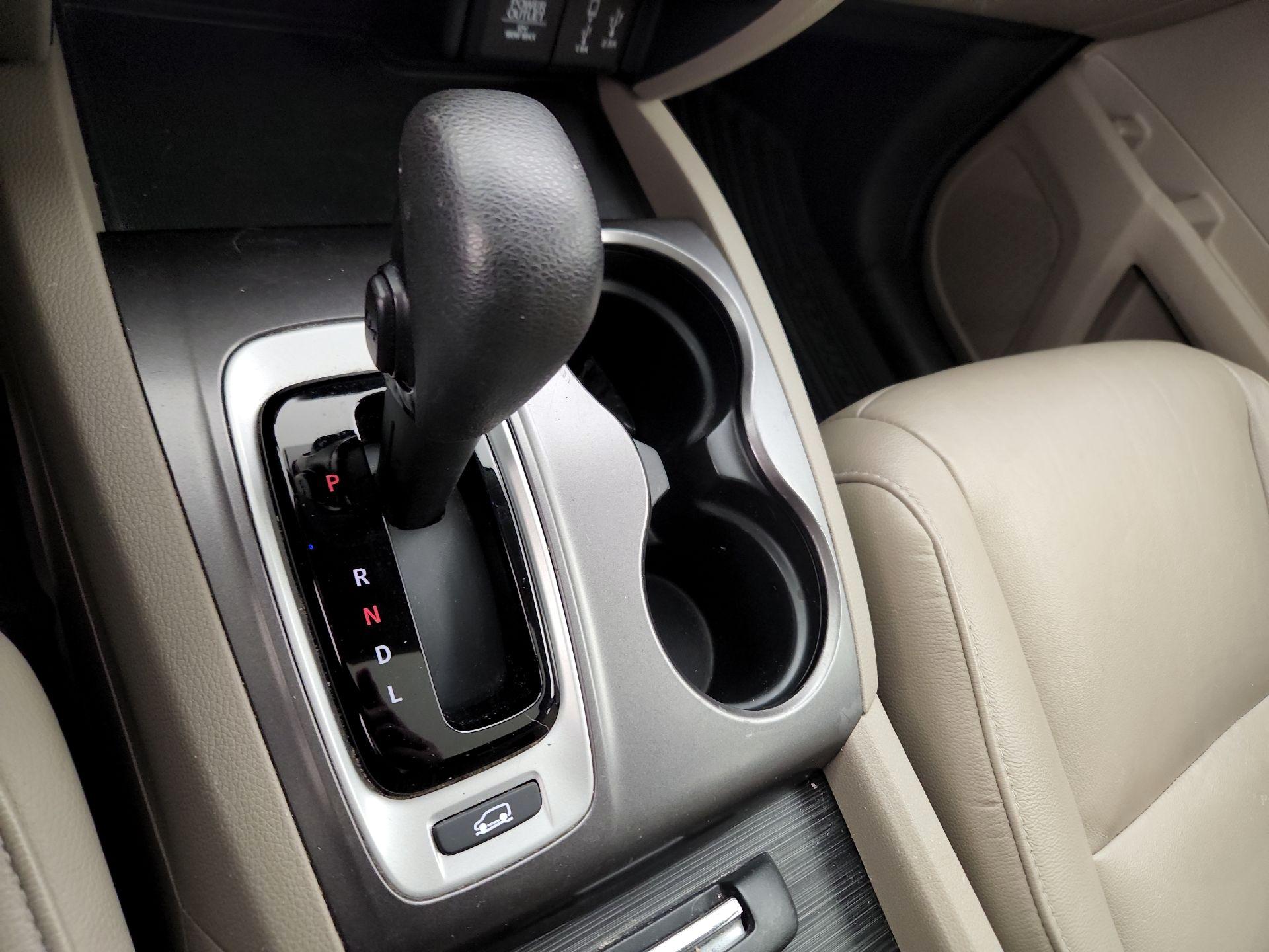 Thumbnail: 2017 Honda Pilot - 17